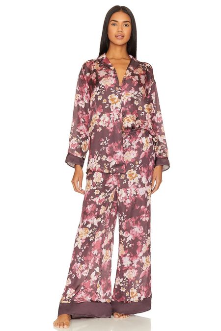 My fave pajamas! I wear size small but they run big. Ps-my exact color is sold out but they have tons of new prints/ colors!

#kathleenpost #freepeople #pajamas #sleep

#LTKHoliday #LTKGiftGuide #LTKSeasonal