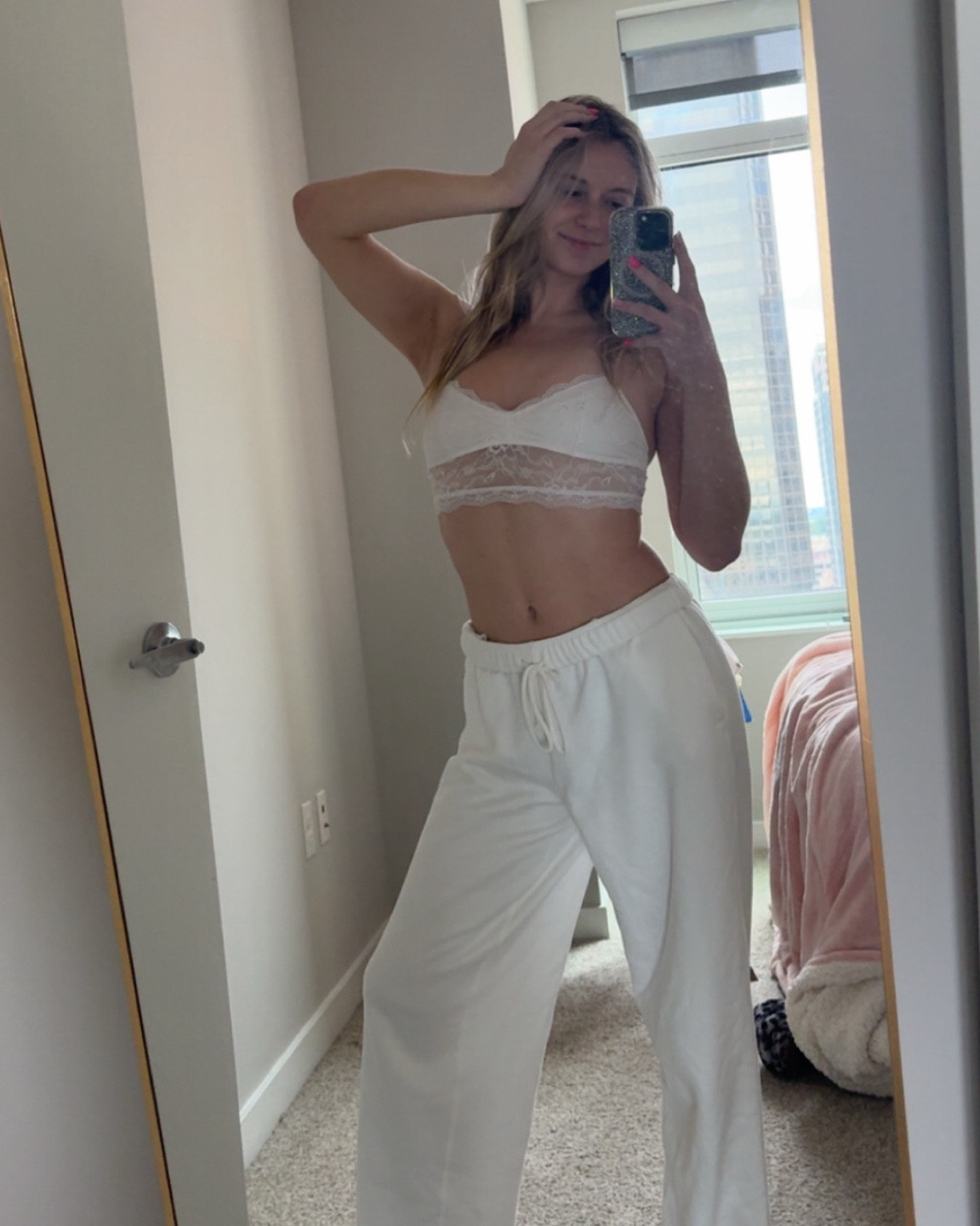 Obsessed with these skims sweats🤍

#LTKTall #LTKootd