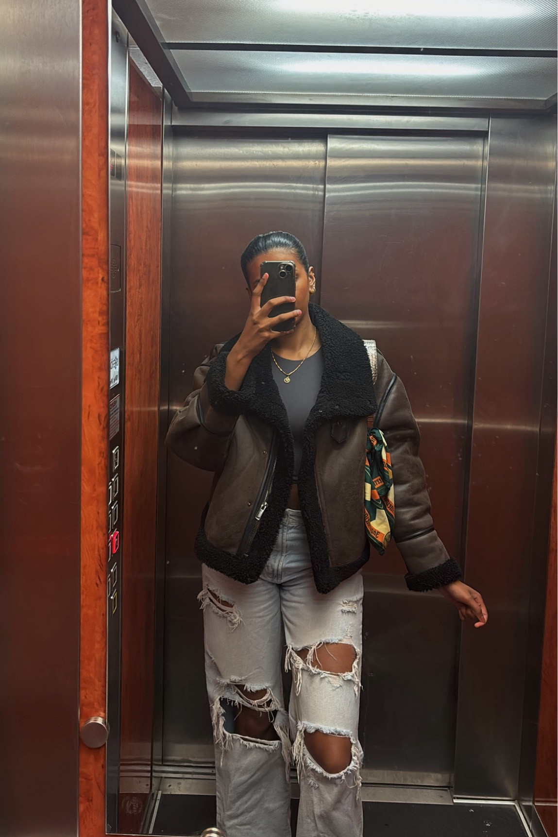 Just another lift pic🤎 

I love this jacket to throw on and you can’t go wrong with a pair of ripped jeans! 



#LTKautumn #LTKluxury #LTKuk