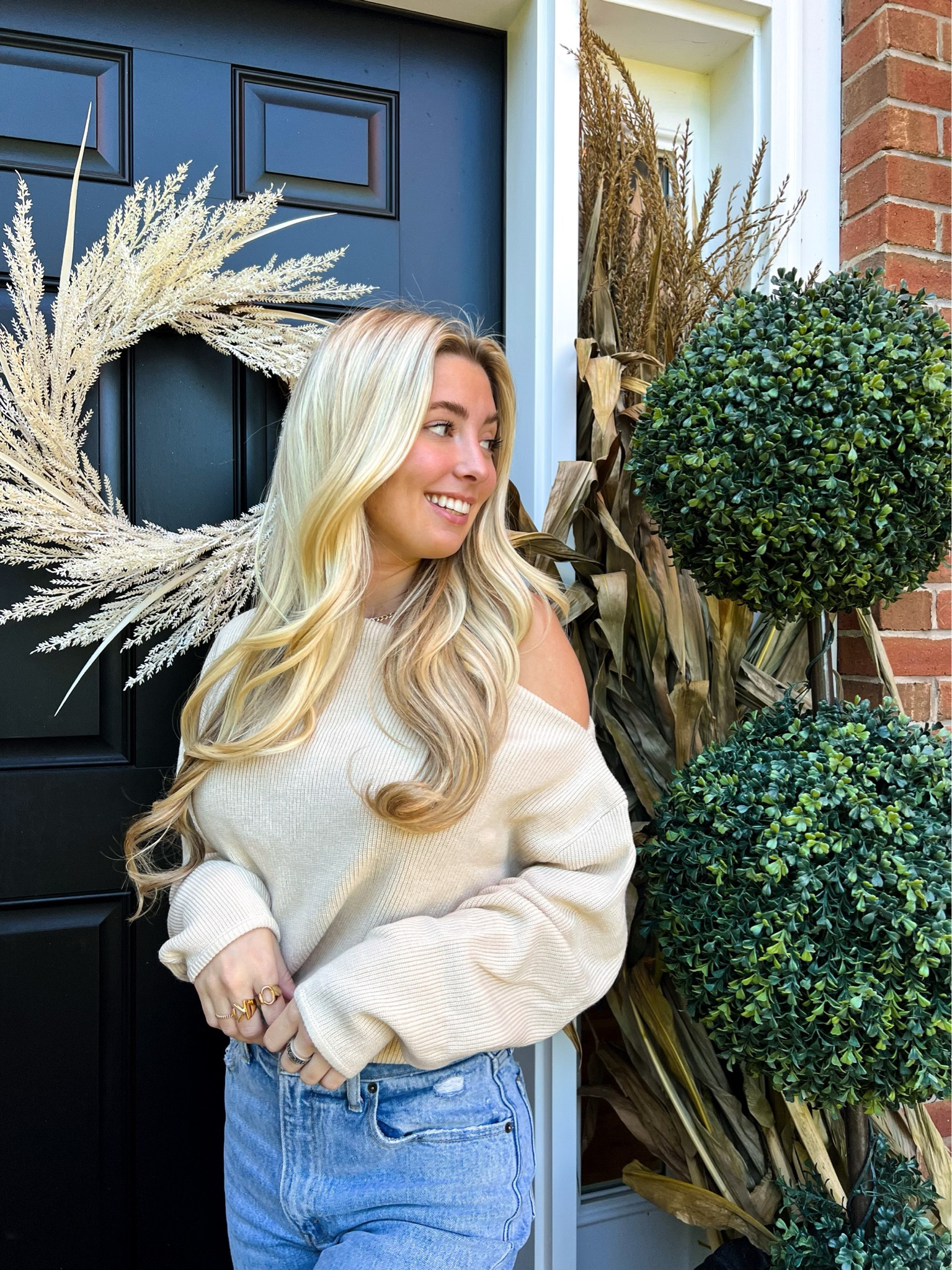 it’s an @astrthelabel fall🍂
#astrpartner #astrbabe 
•
linking everything in stories & my liketoknow.it!! this is such a soft sweater, wearing a size XS! 
•
•
•


#LTKSeasonal #LTKU #LTKstyletip