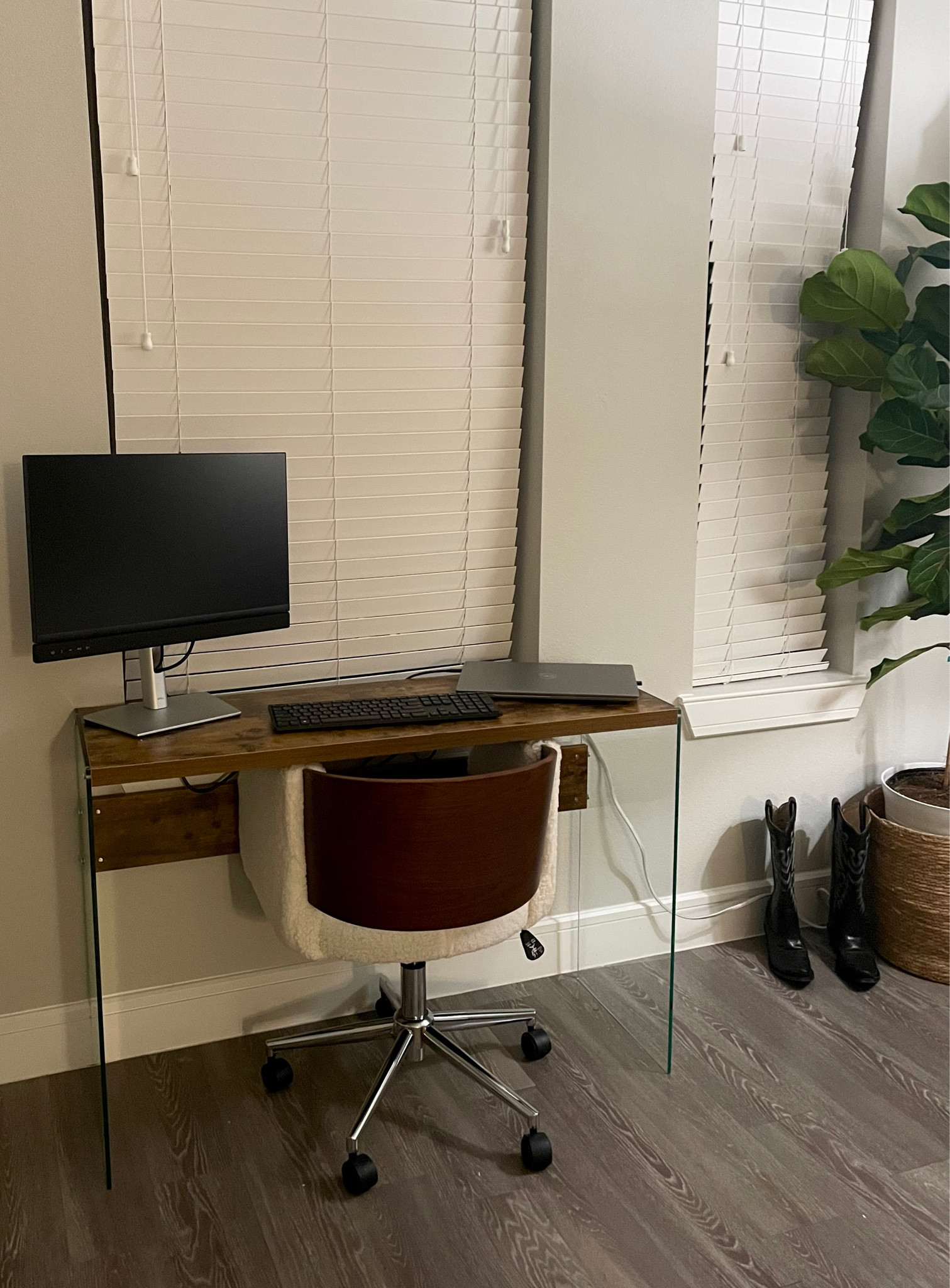 Small Space Desk Style. Perfect Work from home desk that can function as a console table too.  Pair it with a fun unique desk chair  #smallspace #apartmentstyle

#LTKstyletip #LTKworkwear
