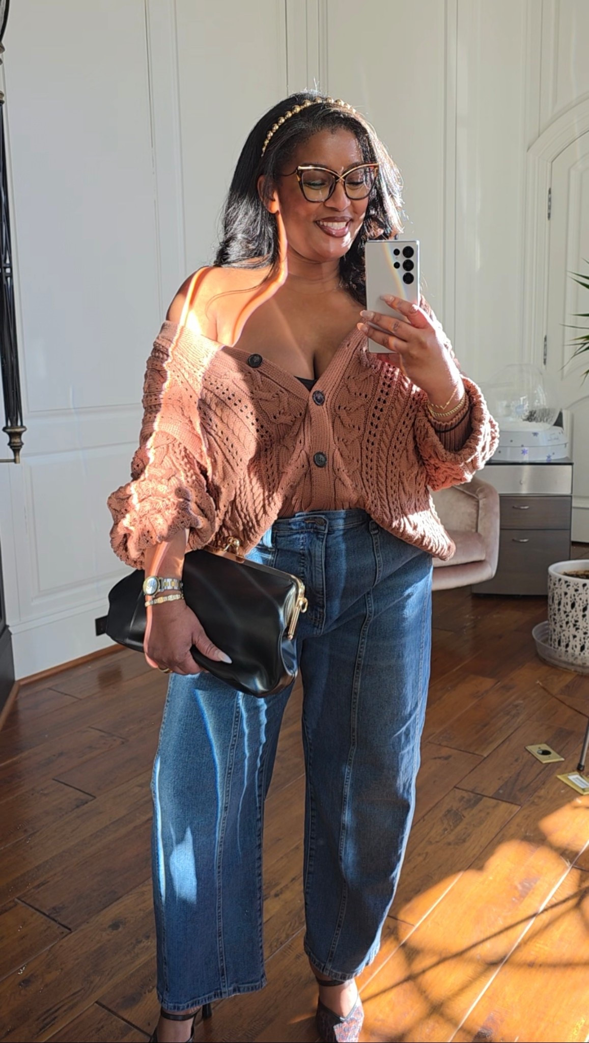 Cardigans are such grest pieces to transition from spring to fall. Layer them with a tee or tank so you can just slip it off on warmer day. 

This one comes in three different colors and these jeans are so freaking comfortable. Both are under $50!! 

#LTKootd #LTKMidsize