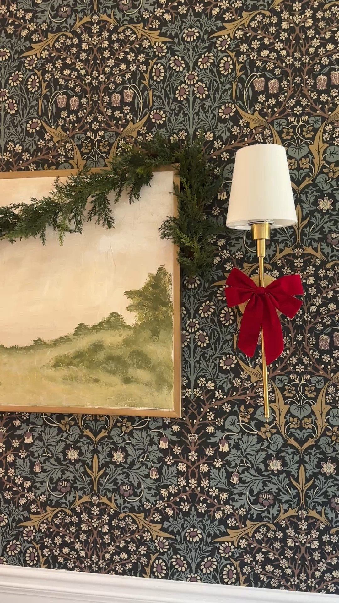 Dressed up my wall sconces with bows this year 😍 I can’t wait to share all the Christmas details that have come together in our home! 


#LTKCyberWeek #LTKHome #LTKHoliday