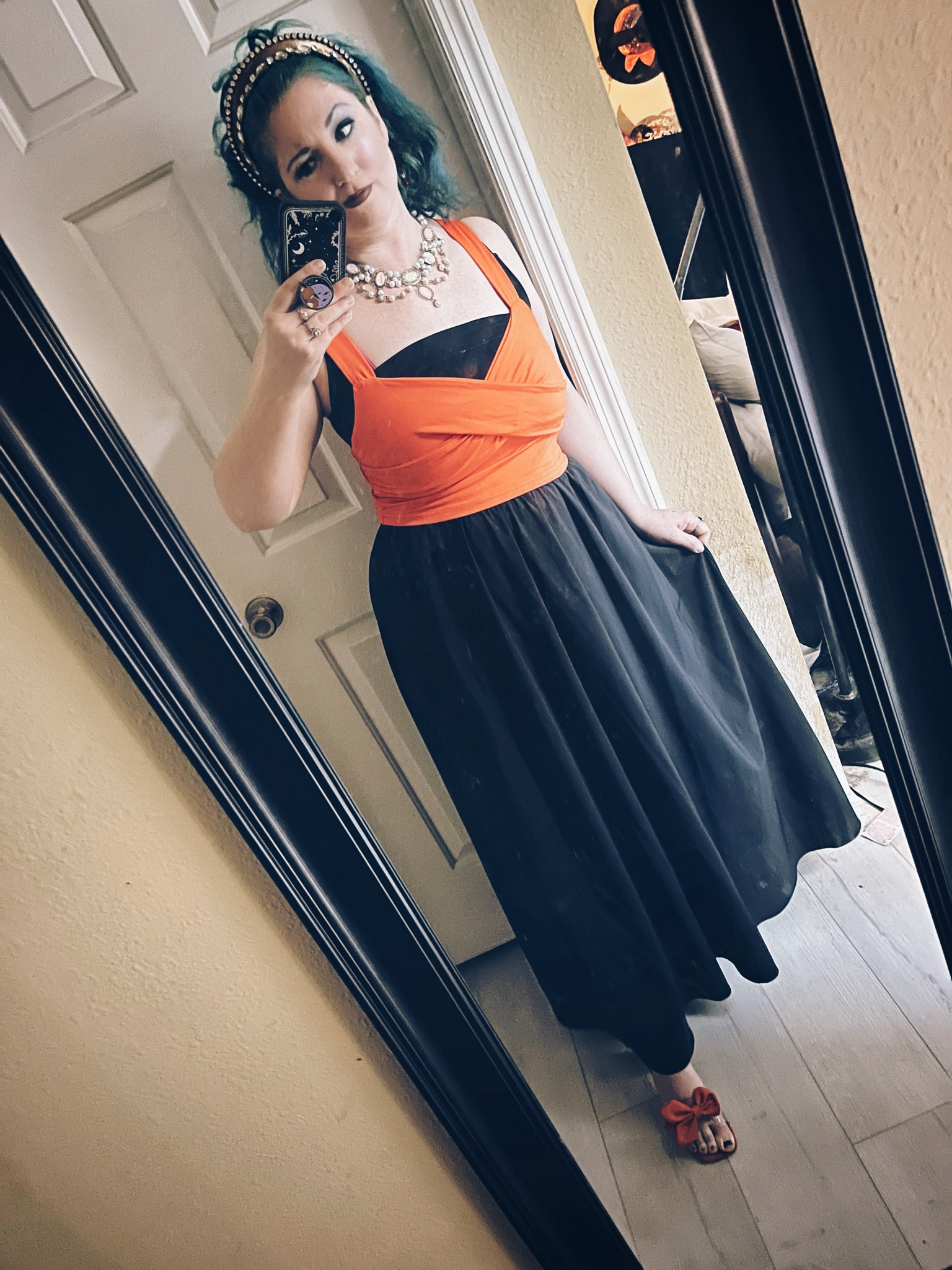 A funny face Friday, I guess! 😂 
Hope you have a great day!! 
#dopaminedressing
#dressoftheday
#halara
#etsy
#eponavalley

#LTKSeasonal #LTKHalloween #LTKOver40