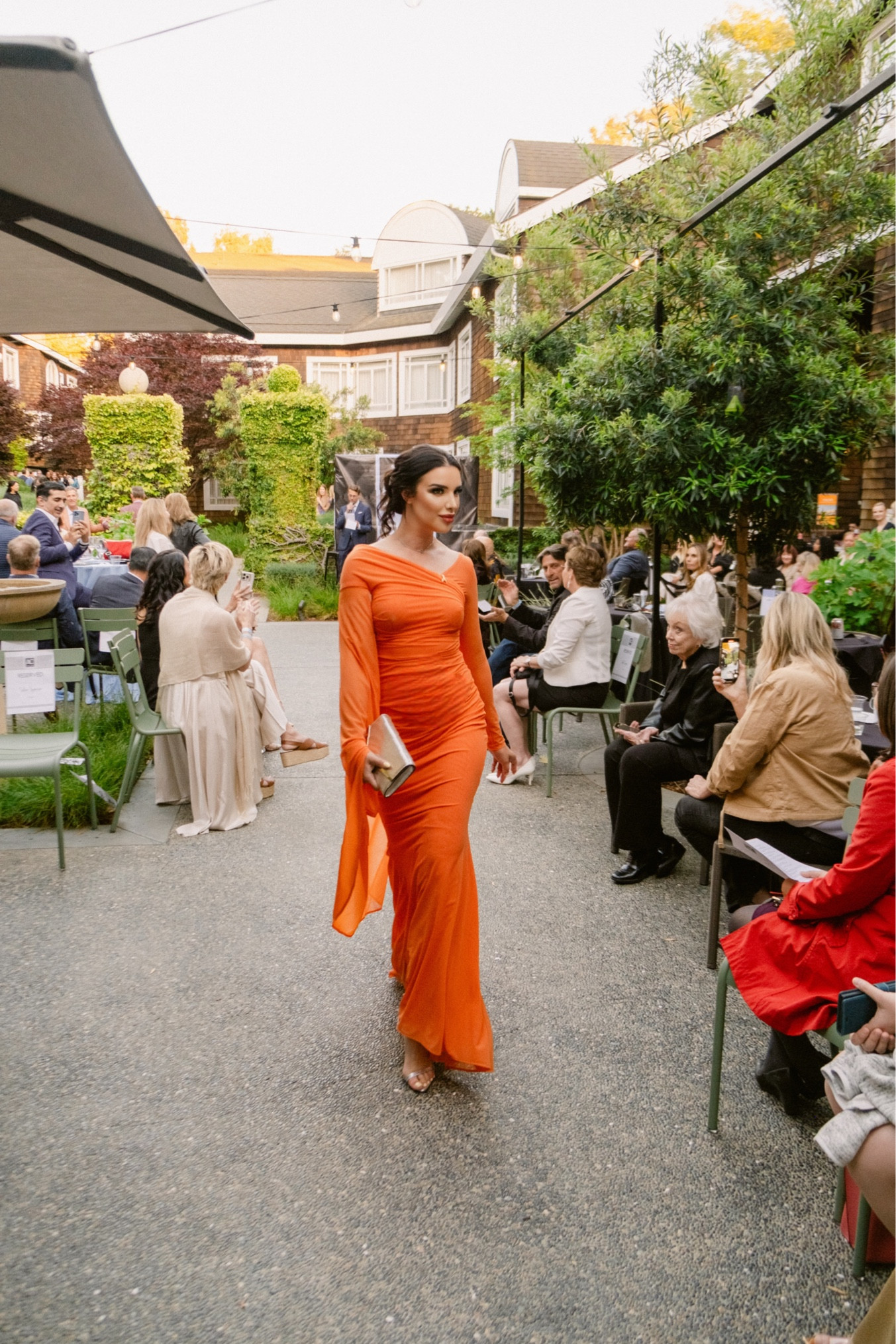 First time hitting the runway since becoming a mom! Walking alongside Bay Area entrepreneurs and athletes as the Editor-in-Chief of Red Hot Monde Magazine @redhotmonde.mag feels surreal.  #InsideAnnesCloset #colorectalcanceralliance #colorectalcancer @insideannescloset @colorectalcanceralliance @stanfordparkhotel

#LTKMidsize #LTKParties #LTKShoeCrush