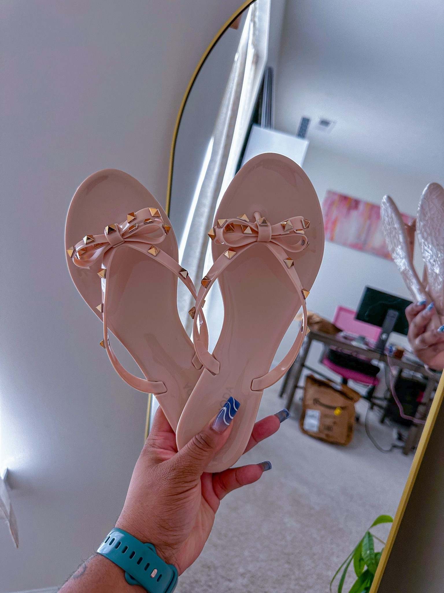 Runs small. Usually a 9 and sized up to a 10

#LTKShoeCrush #LTKFindsUnder50