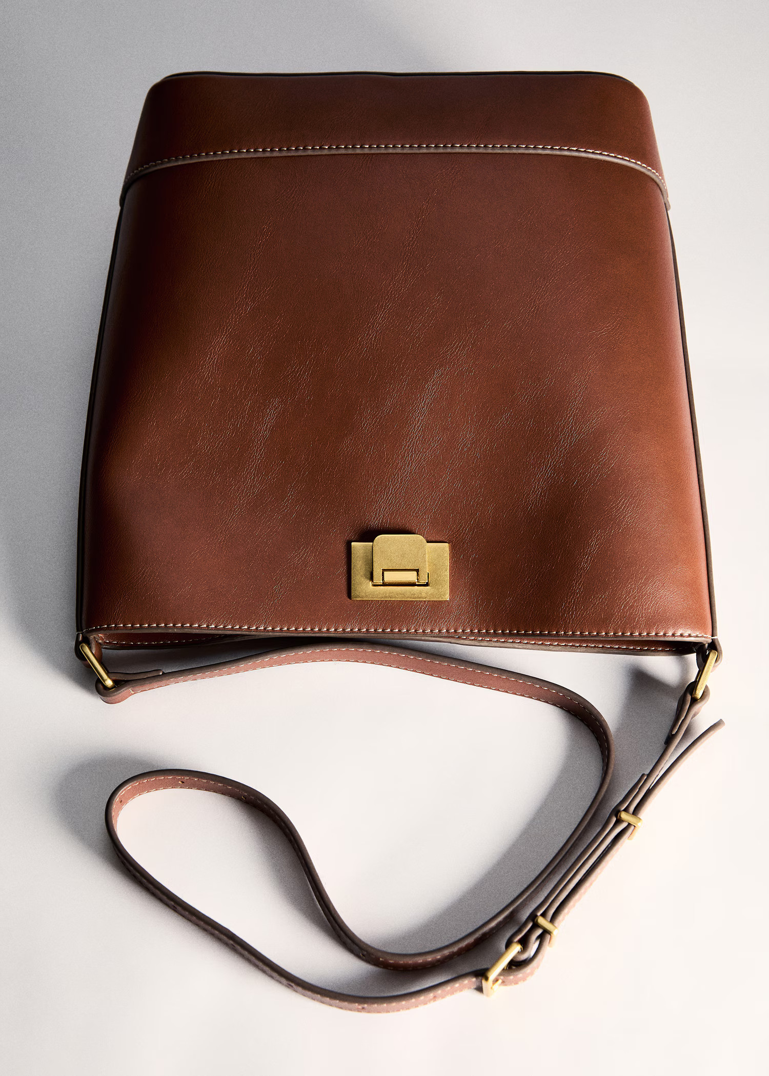 Shopper bag with padlock - Woman | MANGO USA | MANGO (US)