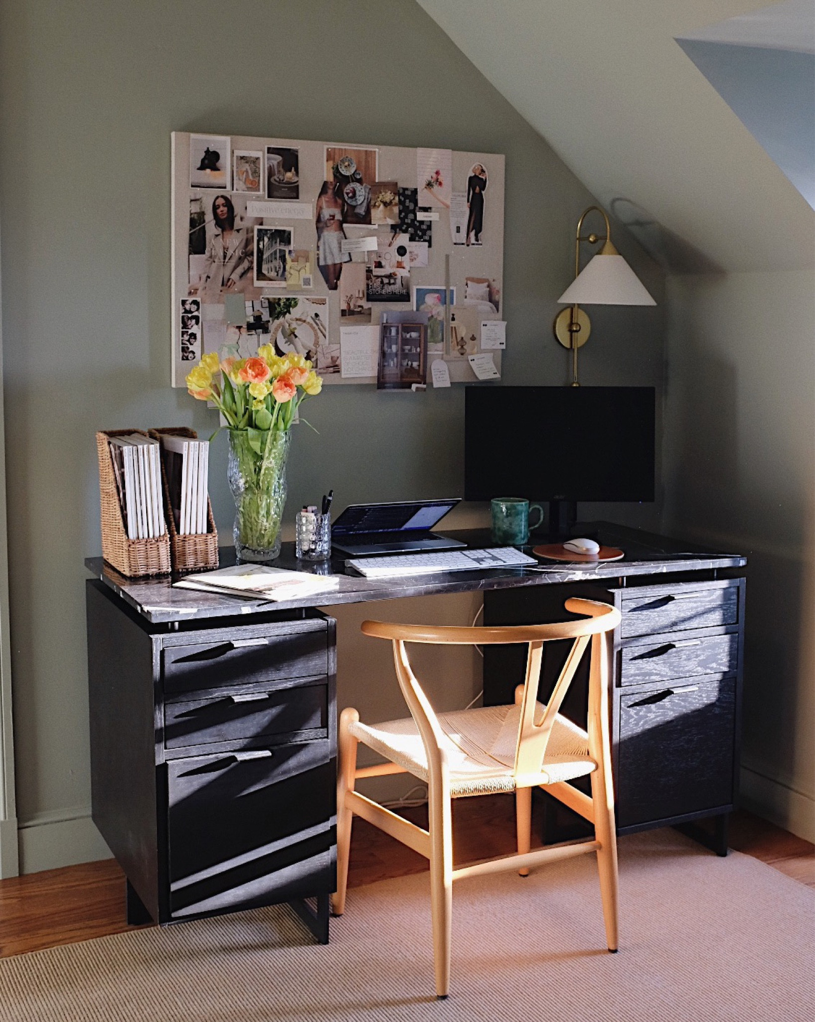 Work from home set up swimming in the new spring sunlight ☀️

#LTKFind #LTKhome