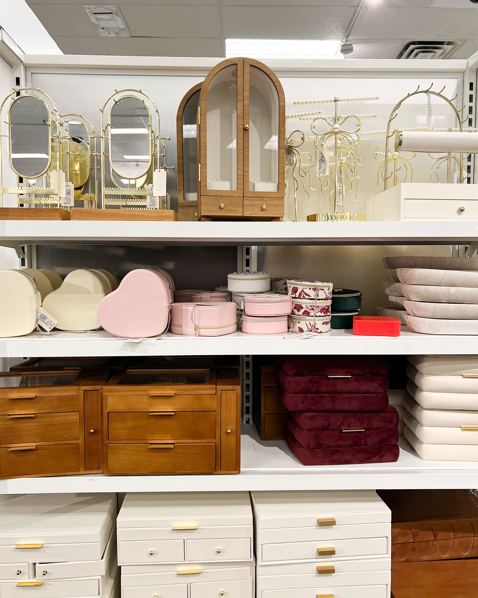 40% off jewelry organizers 

#targetdeals #targetsale #giftidea #cybermonday 

#LTKCyberWeek #LTKSaleAlert #LTKFindsUnder50