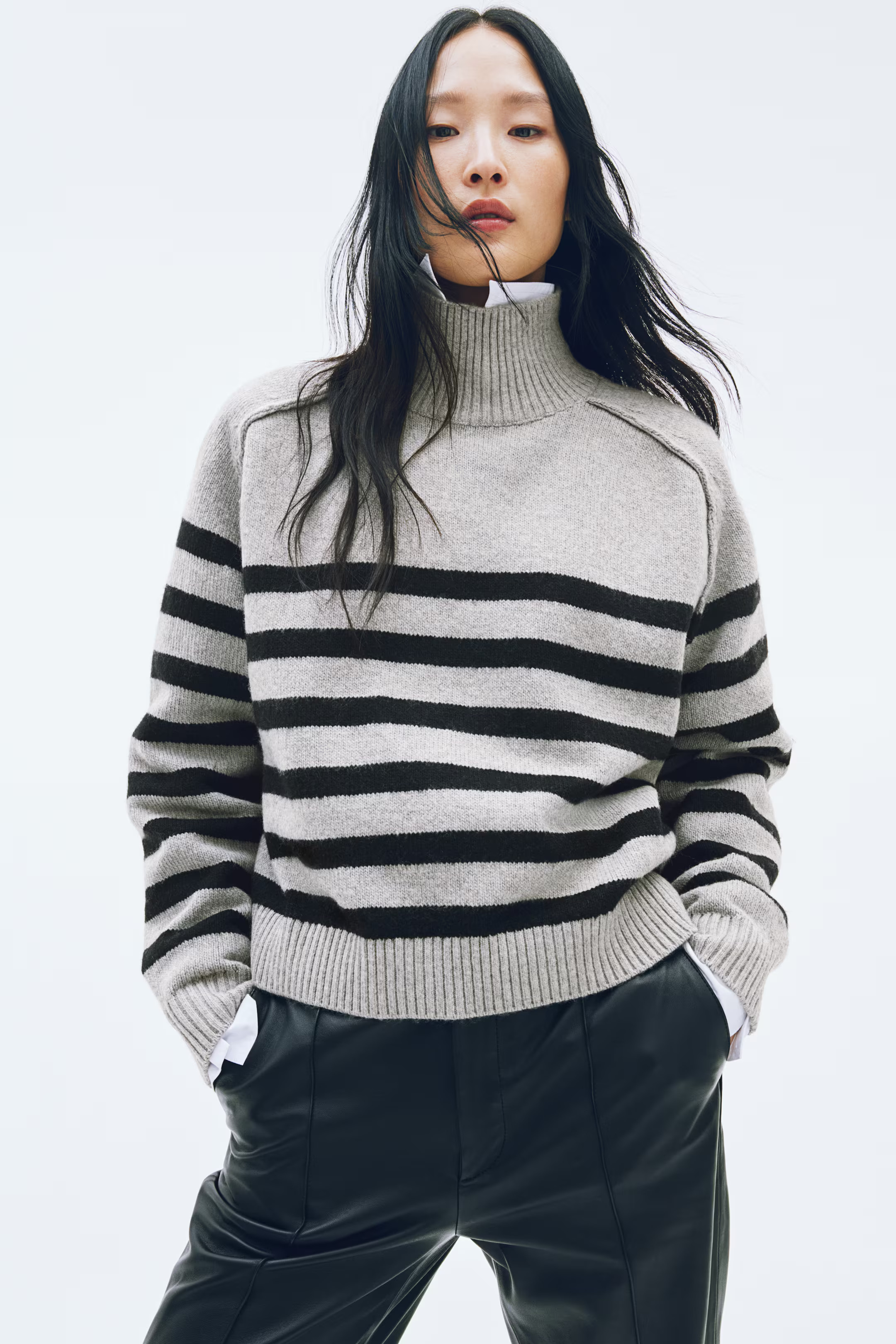 -57%Mock Turtleneck SweaterNot saved to favorites$14.99$34.99Color:Gray/stripedPreviousNextSelect... | H&M (US + CA)