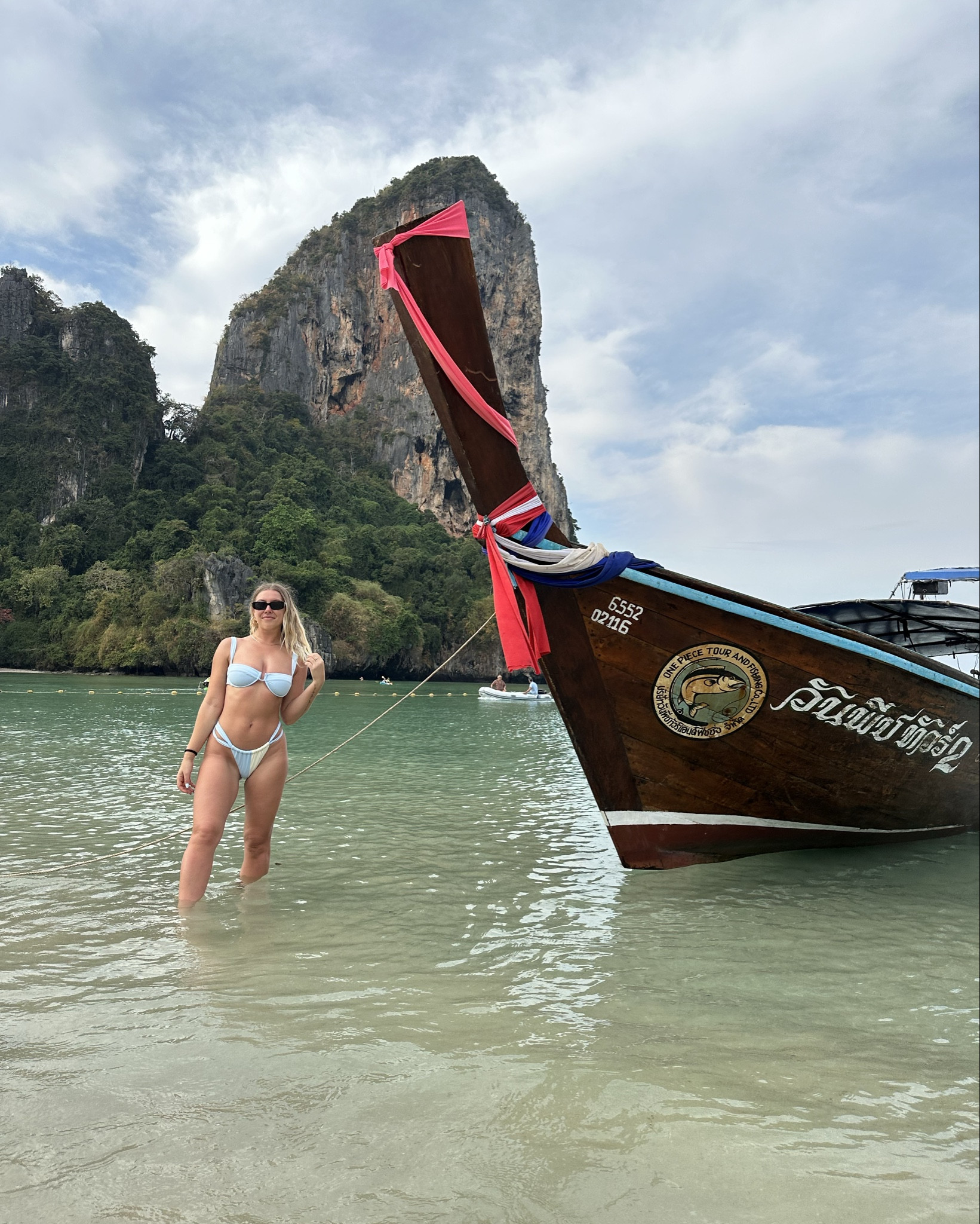 Baby blue split tone bikini 
Size medium in top and bottom 

#LTKTravel #LTKSwim #LTKStyleTip