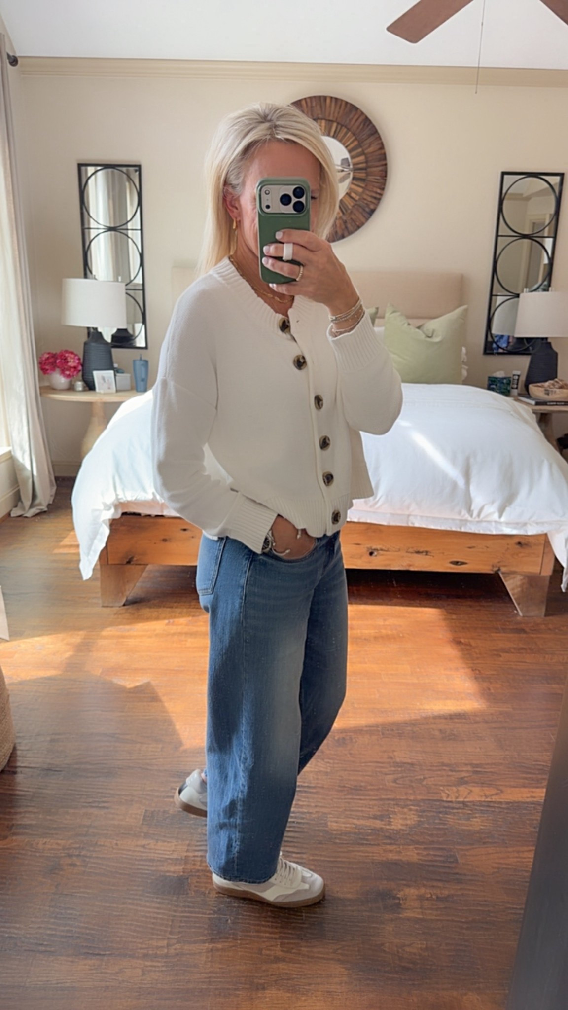 @Quince 
Cardigans (I have in a few colors) and barrel denim

BOTH items are onlyy $50!!! 

Fits TTS 

#LTKgrwm #LTKOver40 #LTKootd