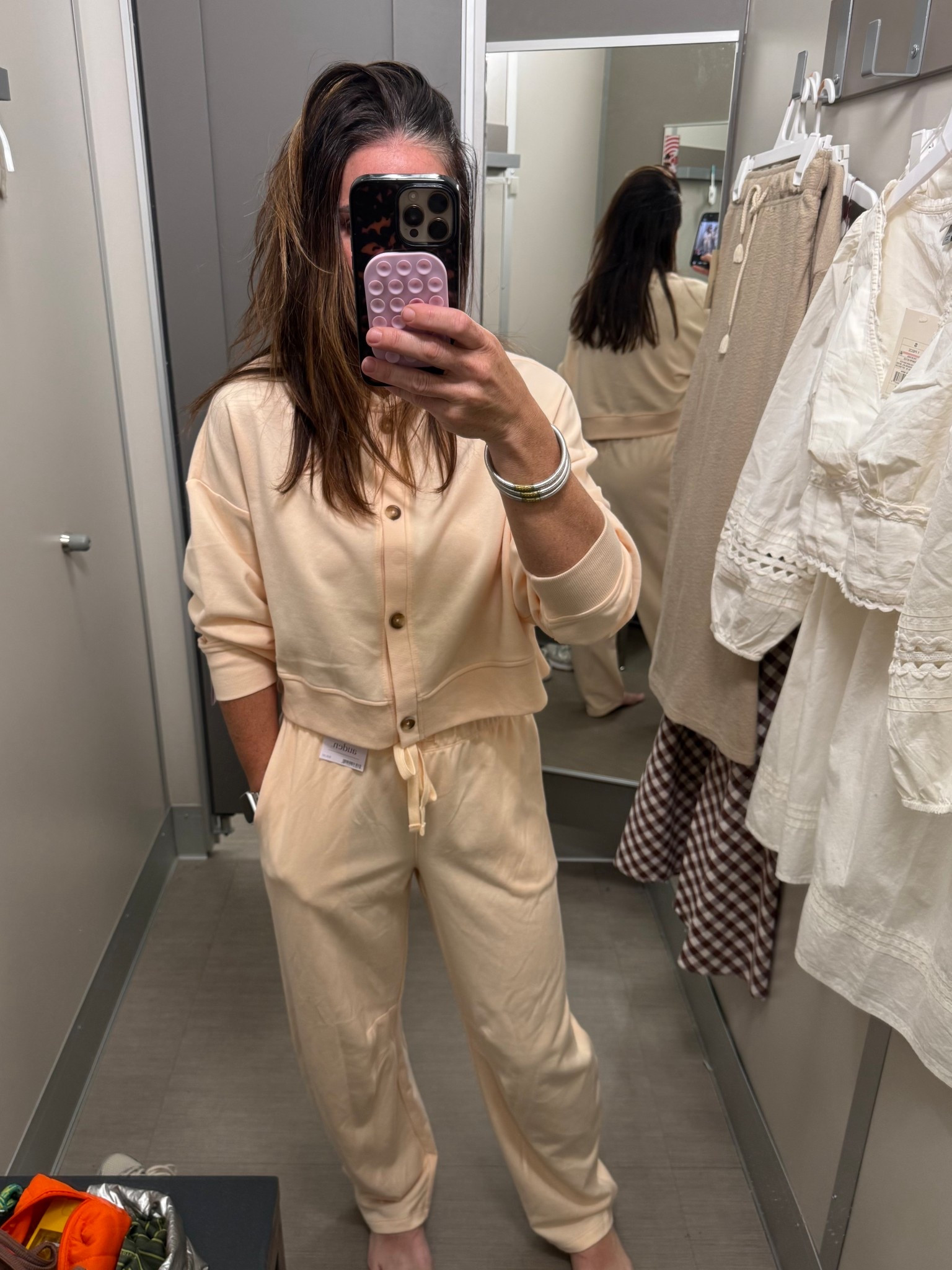 Great two piece light weight lounge wear in a barrel leg. TTS. 

#LTKmomlife #LTKOver40