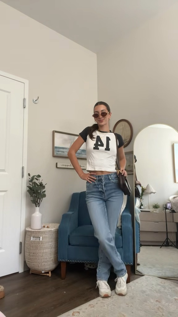 causal t-shirt and jean fit for today🤭✨☀️ 
