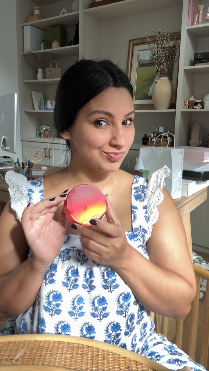 I’ve been wearing this nonstop! 

I’d say this is good if you want skin-like makeup that covers redness & blemishes but doesn’t feel like you have anything on. It lasts pretty well for me (about 8 hours) but can be extended with the right primer & setting spray combo! Let me know if you want a review on my favorite setting sprays.

My shade is OAT #27

#LTKWorkwear #LTKBeauty #LTKselfcare