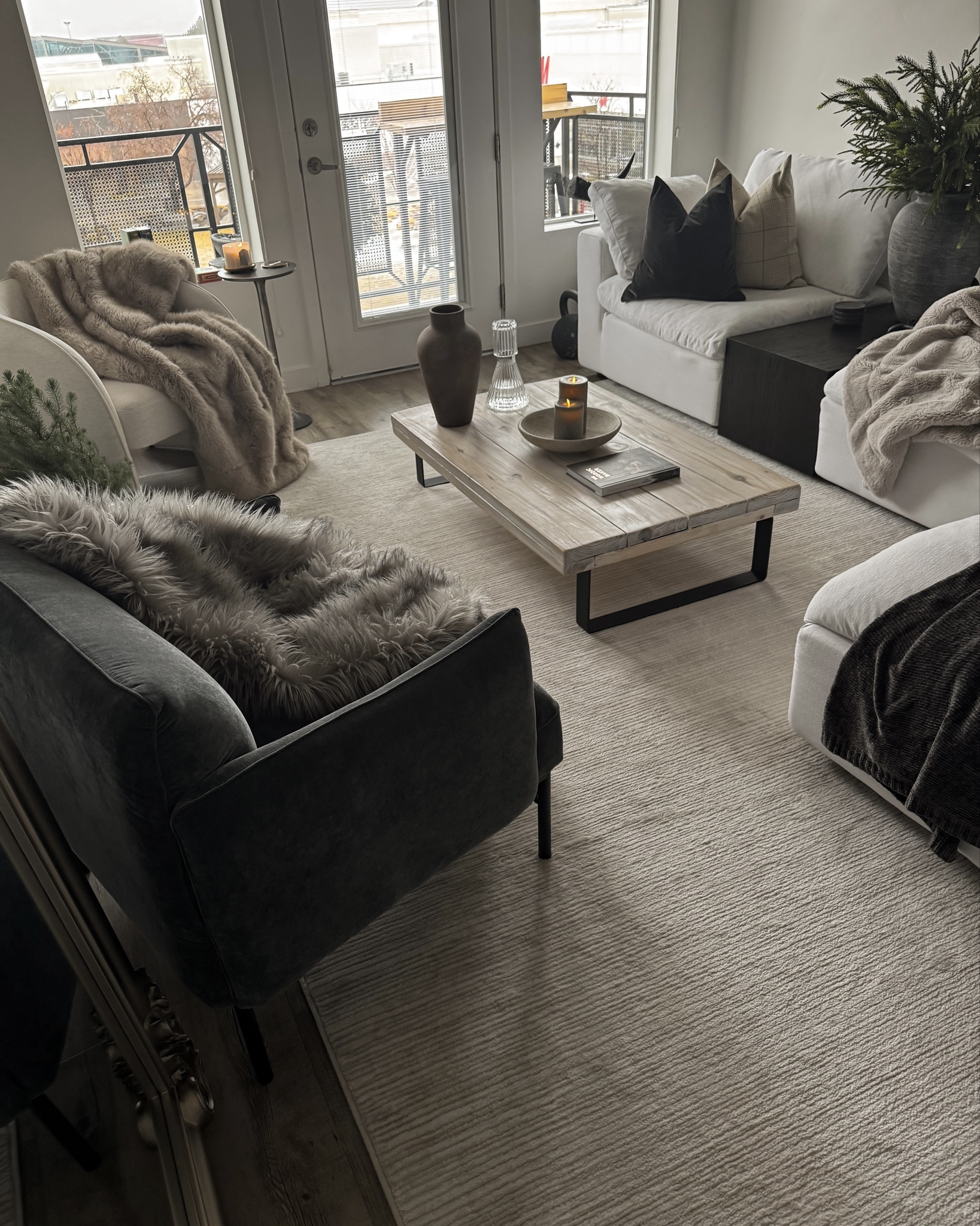 Transition from Christmas to Winter 🤎🤍

#LTKSeasonal #LTKHome #LTKStyleTip