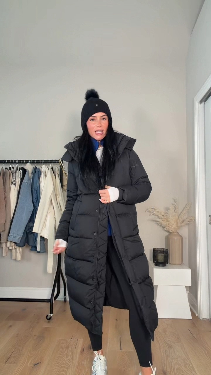 Comfy cold-weather athleisure ❄️💙 I’ll have my outfit details on LTK in the “outfit inspo” section if you want to shop this look. 

My sizing 5’7, 145lbs, 32dd
I’m wearing size smalls 



#LTKootd #LTKActive #LTKgrwm