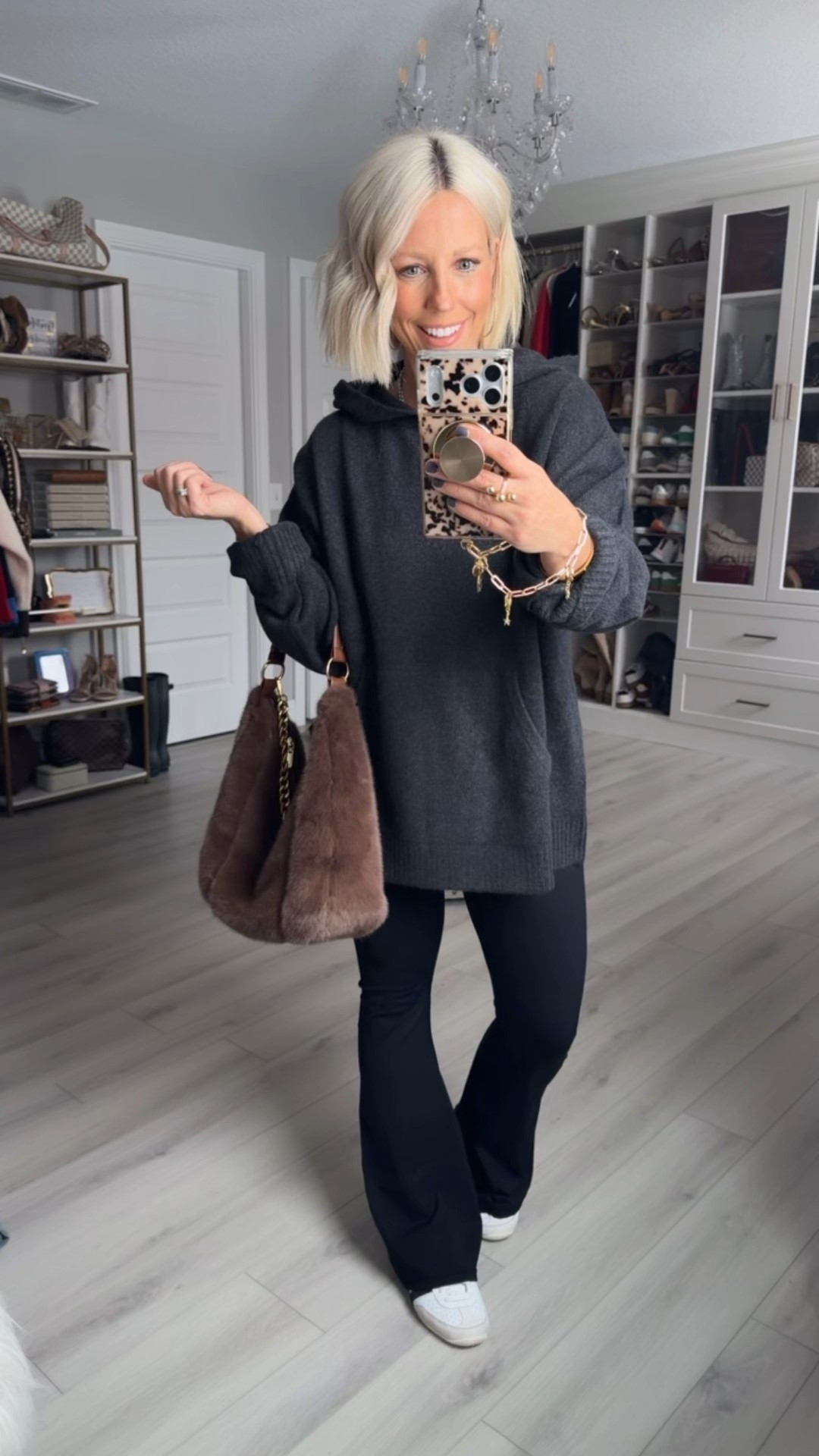 I love this new men’s find that is a mix between a hoodie and sweater! Super soft, stretchy, and so comfy!!!
⬇️⬇️⬇️
Hoodie medium (should have done small)
Leggings small regular length 

#LTKSeasonal #LTKMens #LTKFindsUnder50