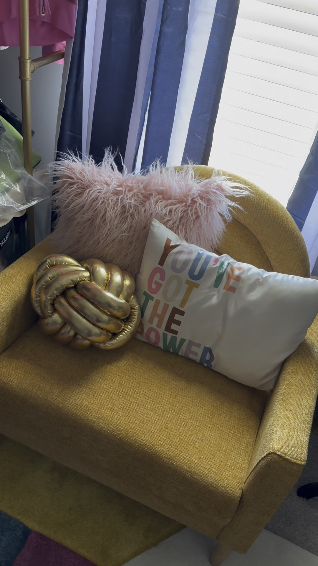 A quick and easy update to my content space. 💕✨

#LTKStyleTip #LTKHome