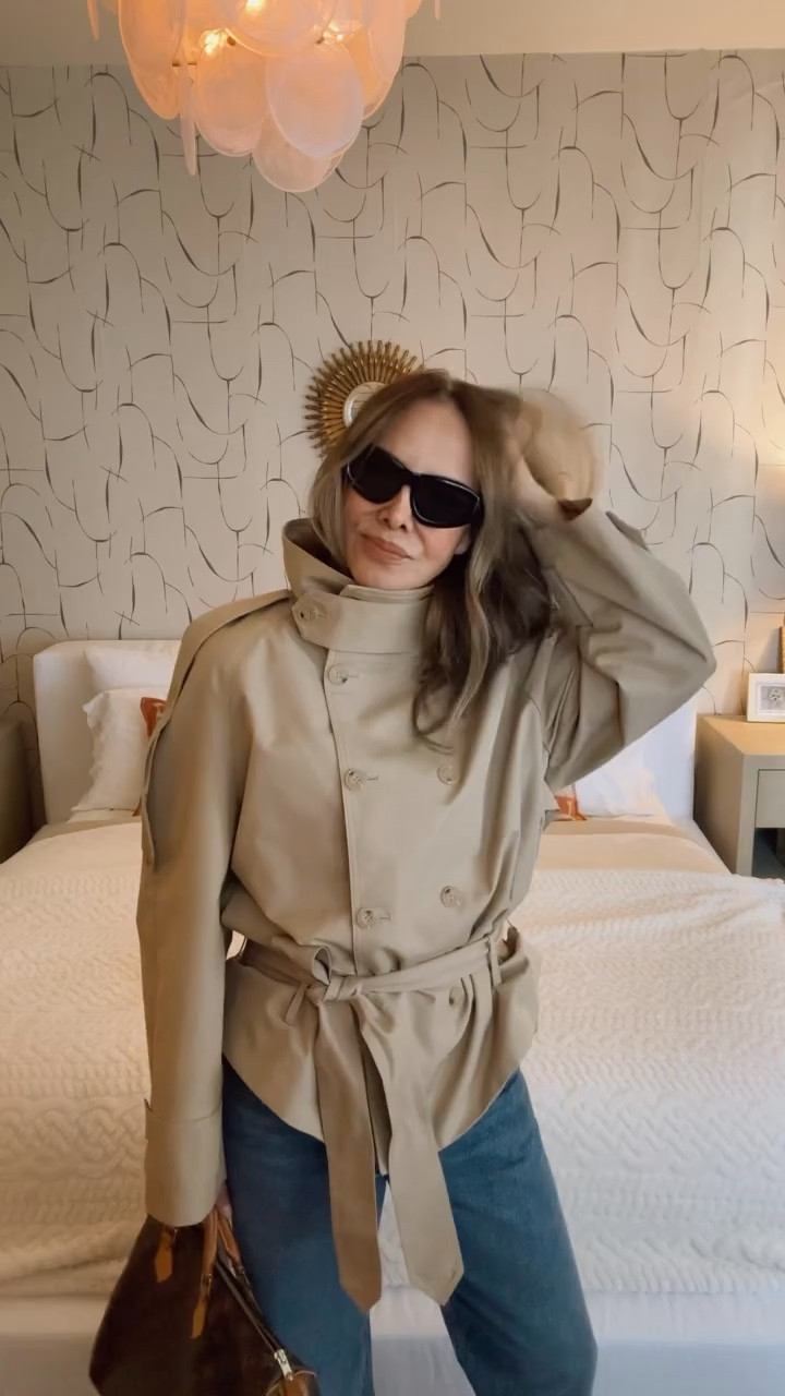 Can’t stop wearing this Zara trench coat!
Wearing size medium 

Follow my LTK @lolariostyle on the @shop.LTK app to view this post and get my exclusive app-only content!

#liketkit #LTKgrwm #LTKdayinmylife #LTKootd
@shop.ltk
https://liketk.it/61QLc