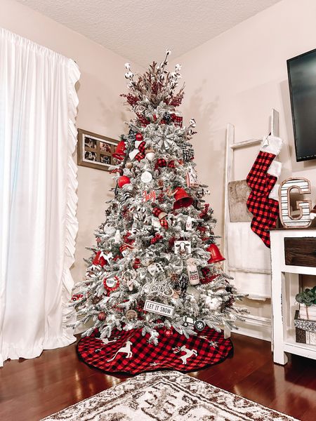 7.5” queen flock King of Christmas tree! The best trees!!! 

#LTKHoliday #LTKhome #LTKSeasonal