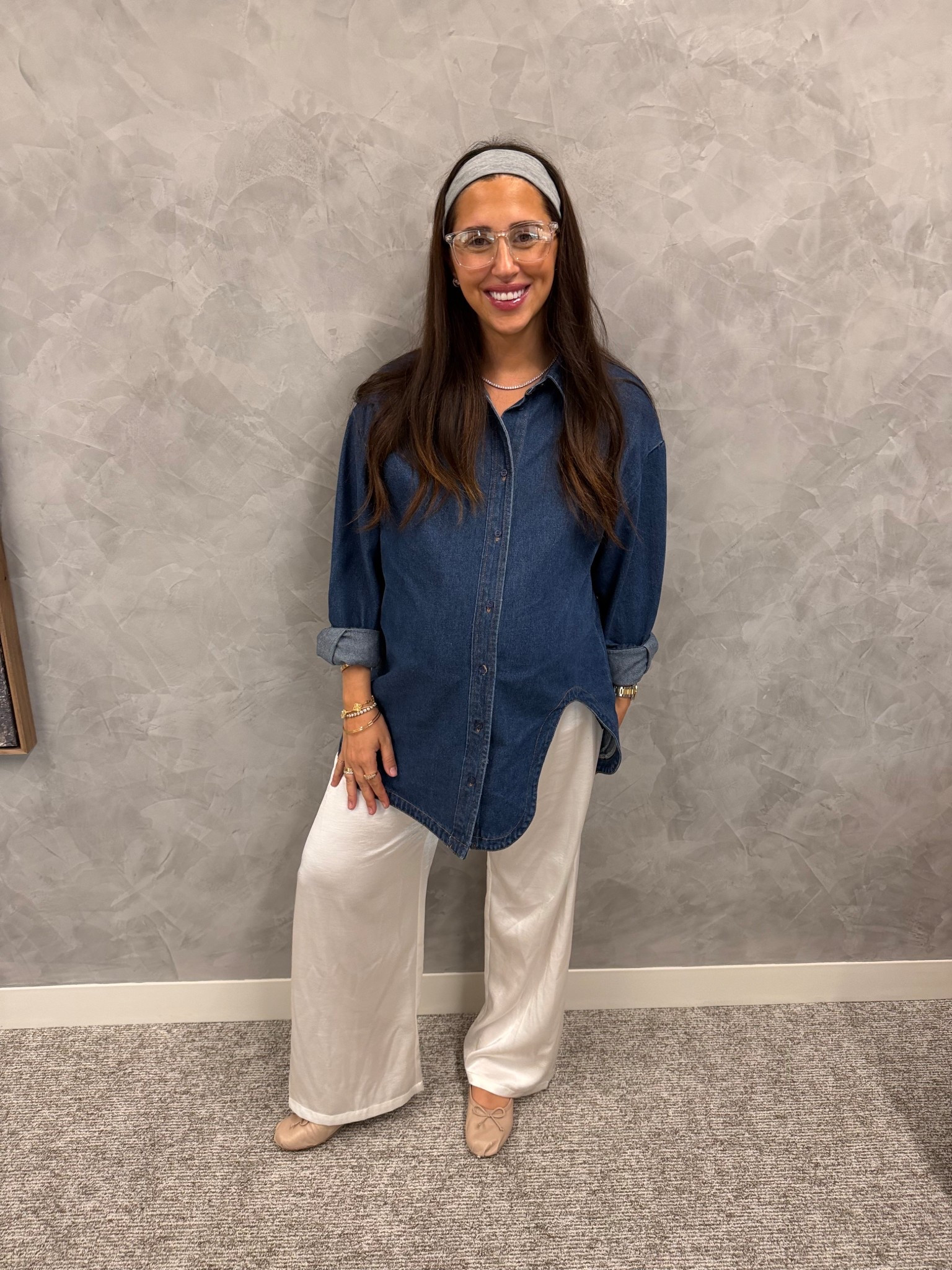 Visited the office so is this my work wear 😂 I shared the office when traveling for the holidays and it’s too good not to bring back! 

Top: medium 
Pants: large 

Dressupbuttercup.com #dressupbuttercup #dederaad 

#LTKootd #LTKmomlife