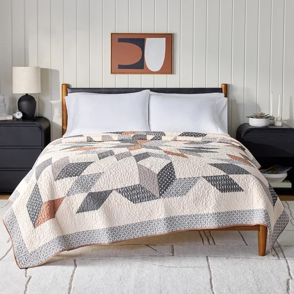 Better Homes & Gardens Starburst Patchwork Cotton Quilt, Full/Queen Bedding | Walmart (US)