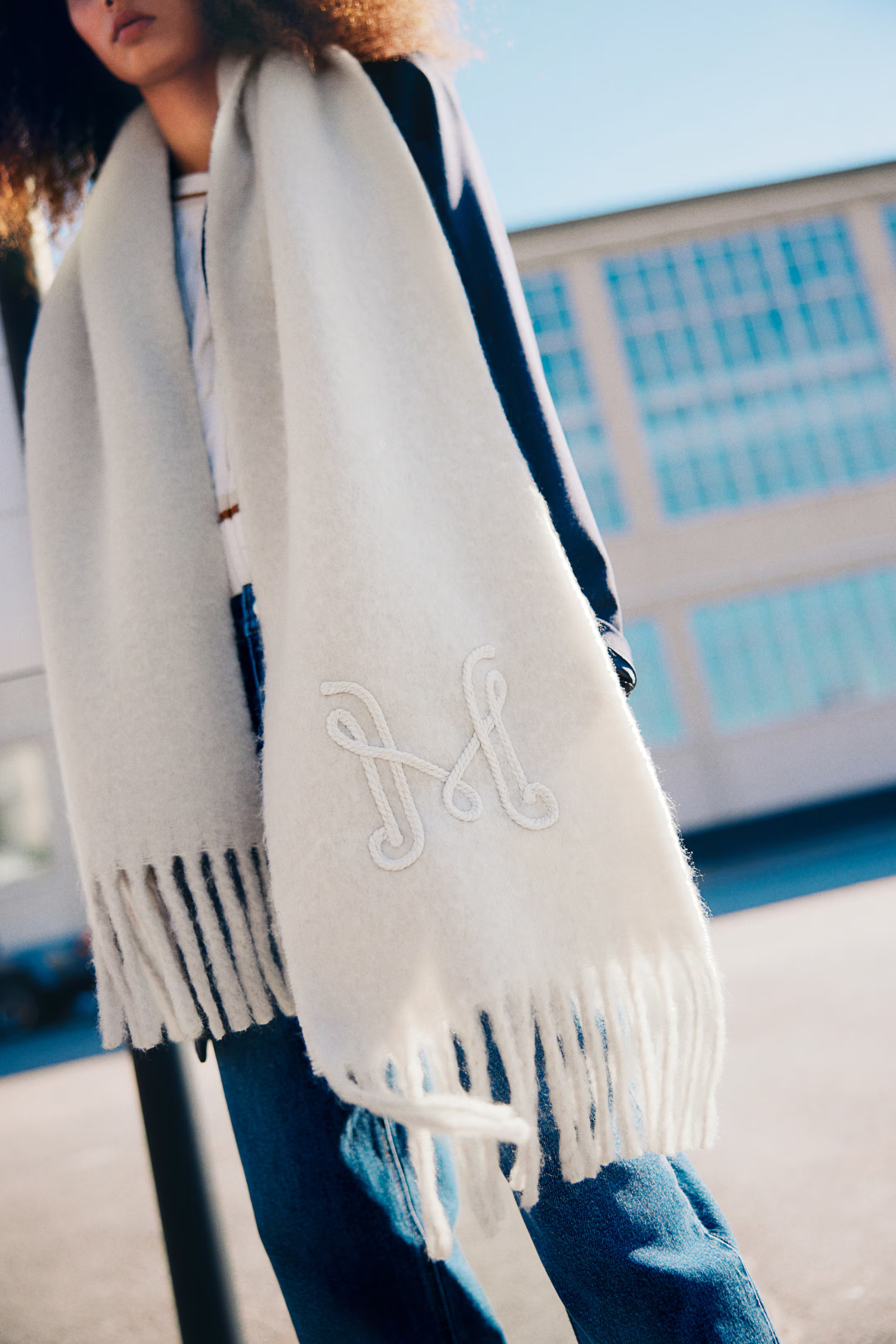 Embroidery-detail scarf - Light beige - Ladies | H&M GB | H&M (UK, MY, IN, SG, PH, TW, HK)