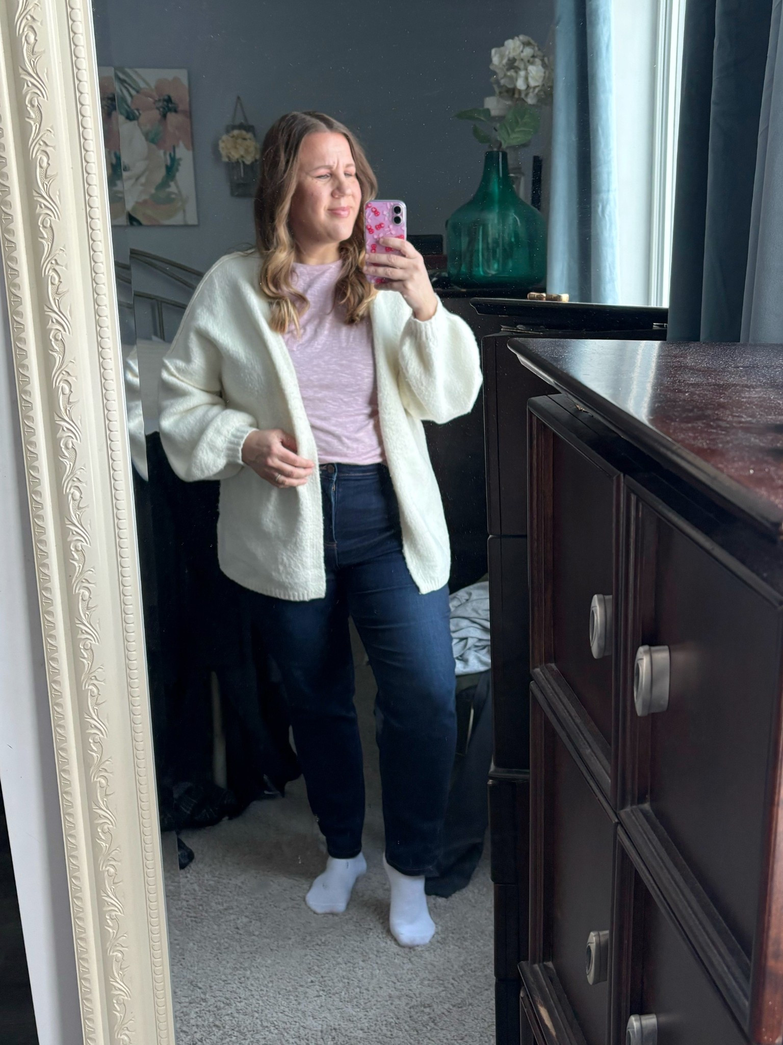 Cardigan on repeat. 

Amazon fashion 
Cozy cardigan
Hoop earrings 

#LTKcurves #LTKmidsize