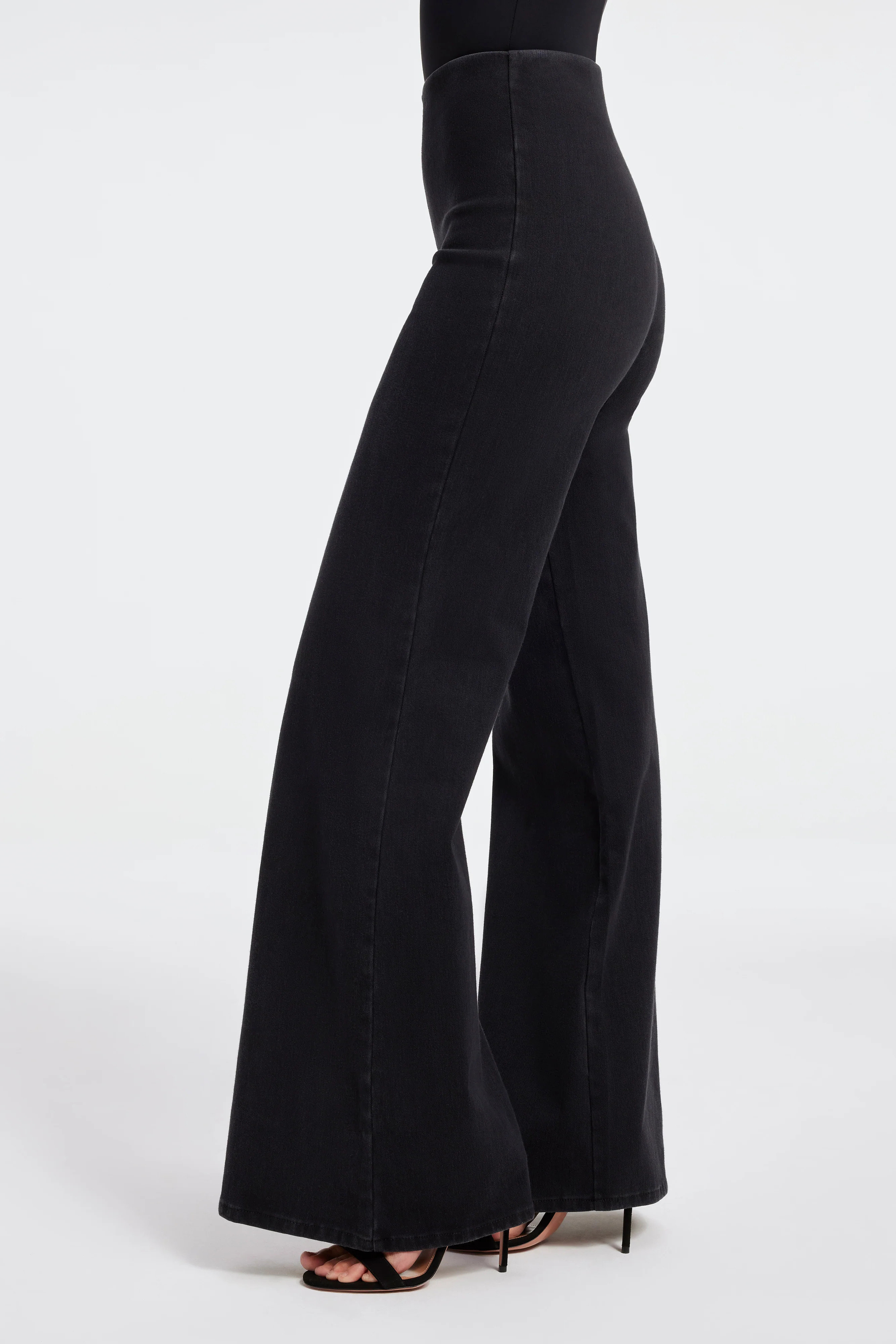 SOFT SCULPT PULL-ON PALAZZO JEANS | BLACK378 | Good American