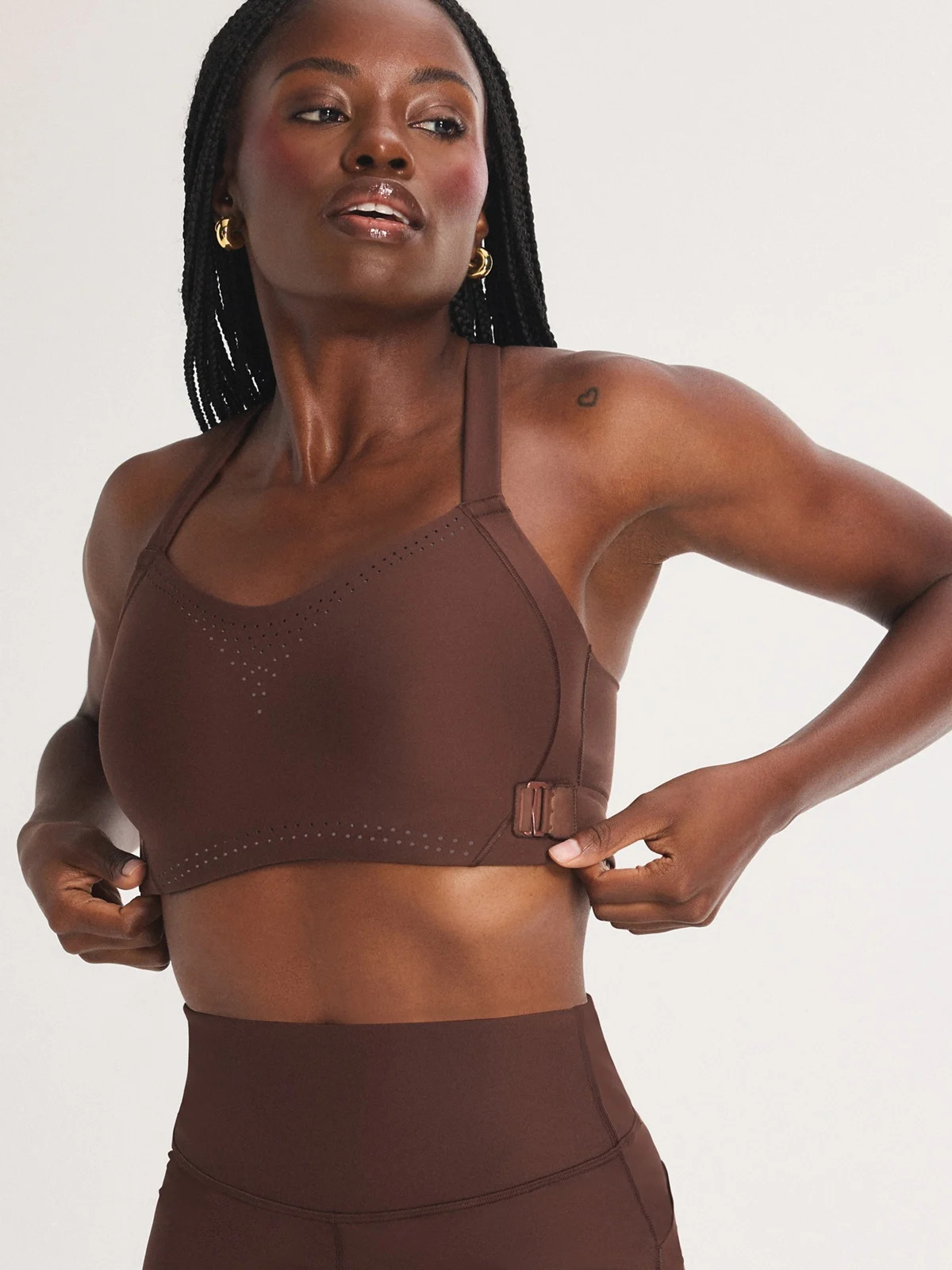 Cool Curves Medium-Impact Wrap Back Sports Bra | Savage x Fenty - North America