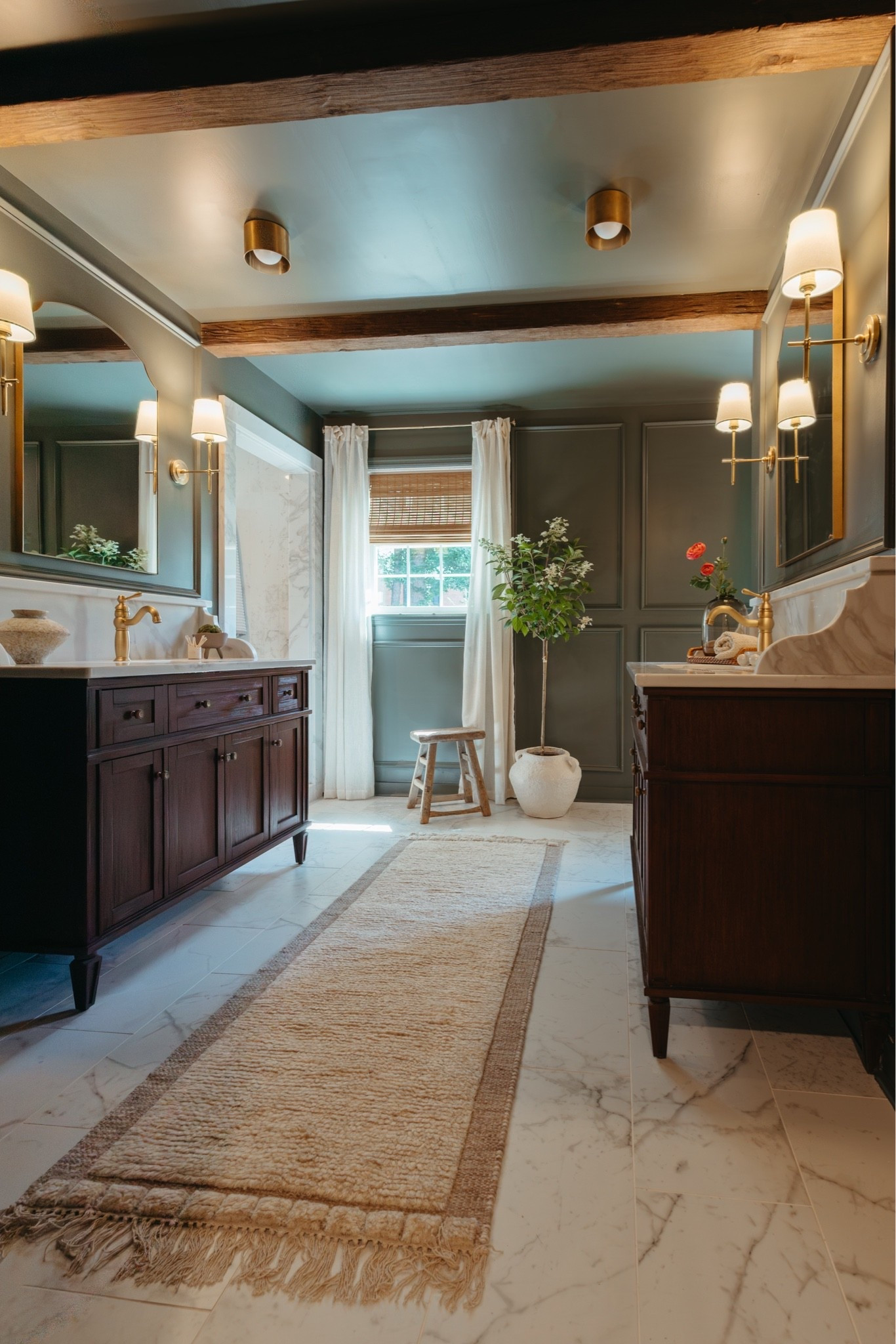 Lucy’s House Bathroom Reno

#LTKstorytime #LTKgrwm #LTKdayinmylife