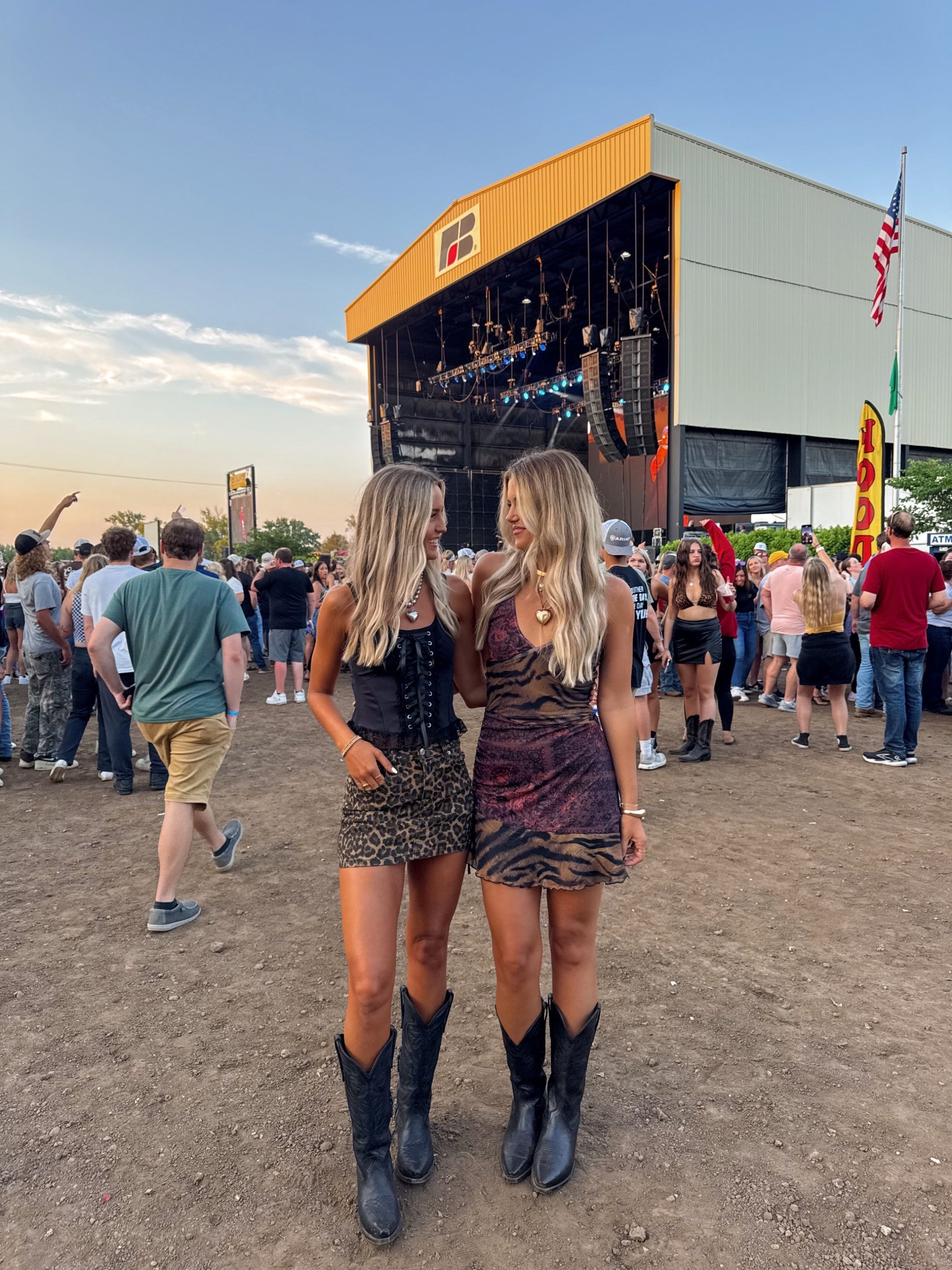 size 4 in dress
country concert outfit inspo

#LTKSeasonal #LTKStyleTip #LTKShoeCrush