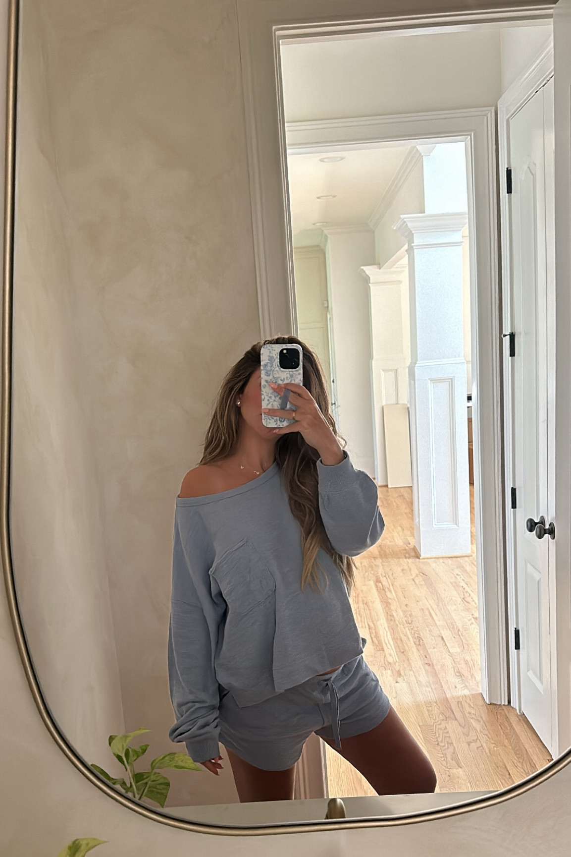 bump friendly spring set arie 
Shorts - medium 
Light crewneck - medium 
Loungewear 

#LTKSeasonal #LTKbump #LTKfindsunder50