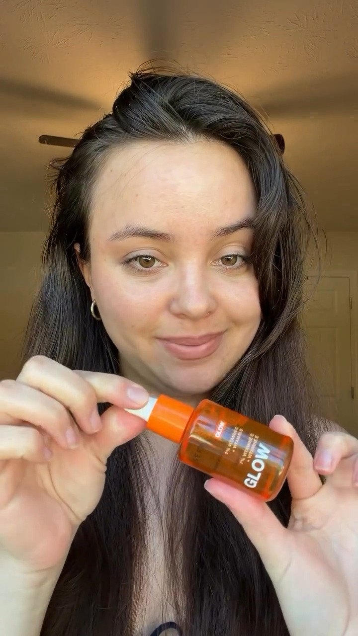 Mi parte favorita del día: ¡mi rutina de mañana con @Sephora ! ✨ No hay nada como empezar con ese glow natural para preparar la piel antes del makeup. 🧖‍♀️💖 Amando lo ligera que se siente la textura y cómo deja mi piel lista para lo que sea. #sephoracollection #sephora