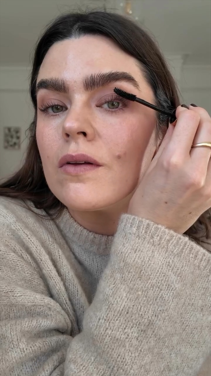 Stuck in a rut with my makeup routine, but if it ain’t broke and all that… #EverydayMakeup #MakeupRoutine