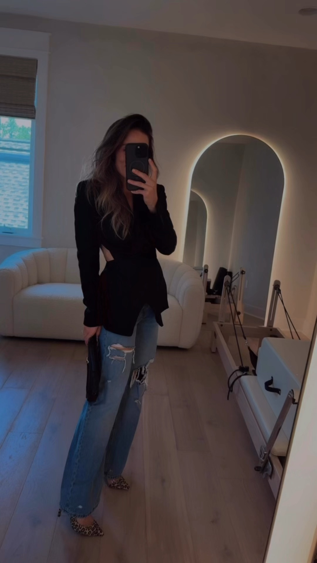 Fashion week 
Blazer in xs


#LTKFallSale #LTKNYFW #LTKSeasonal