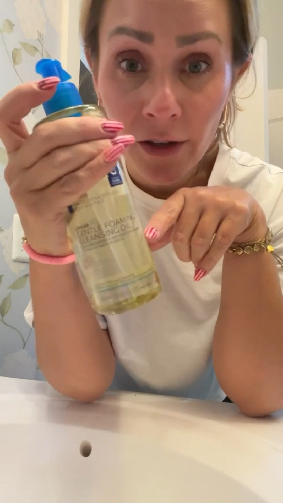 I’ve tried a lot of cleansers and this is the one I keep coming back to for dry skin. It removes makeup, doesn’t strip, and leaves my skin feeling calm and hydrated.


daily facial cleanser, skincare routine, hydrating facial cleanser, skincare must haves, glowing skin essentials, gentle face cleaners

#LTKselfcare #LTKgrwm #LTKBeauty