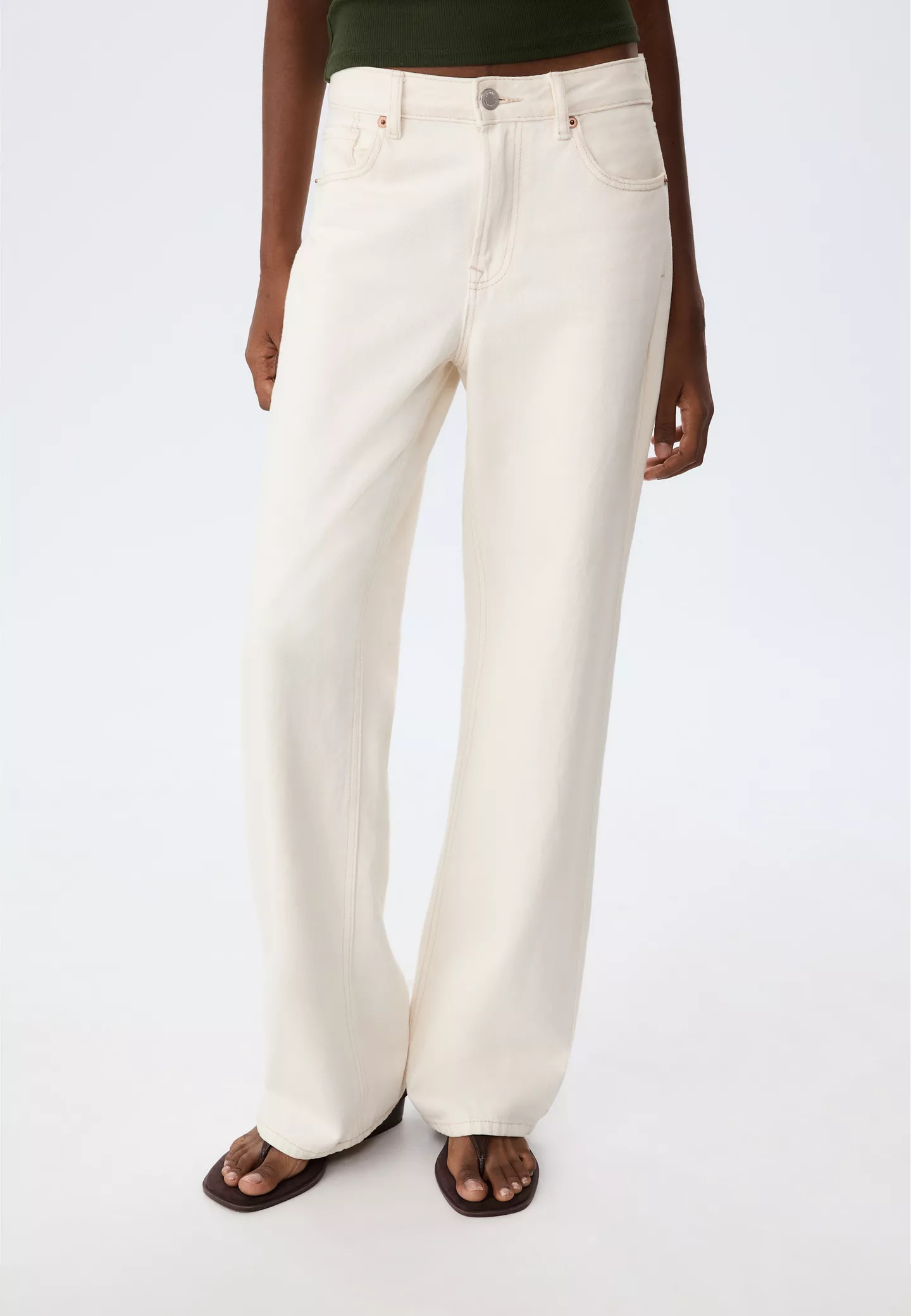 Jeans D92 im Straight-Wide-Fit | Stradivarius DE