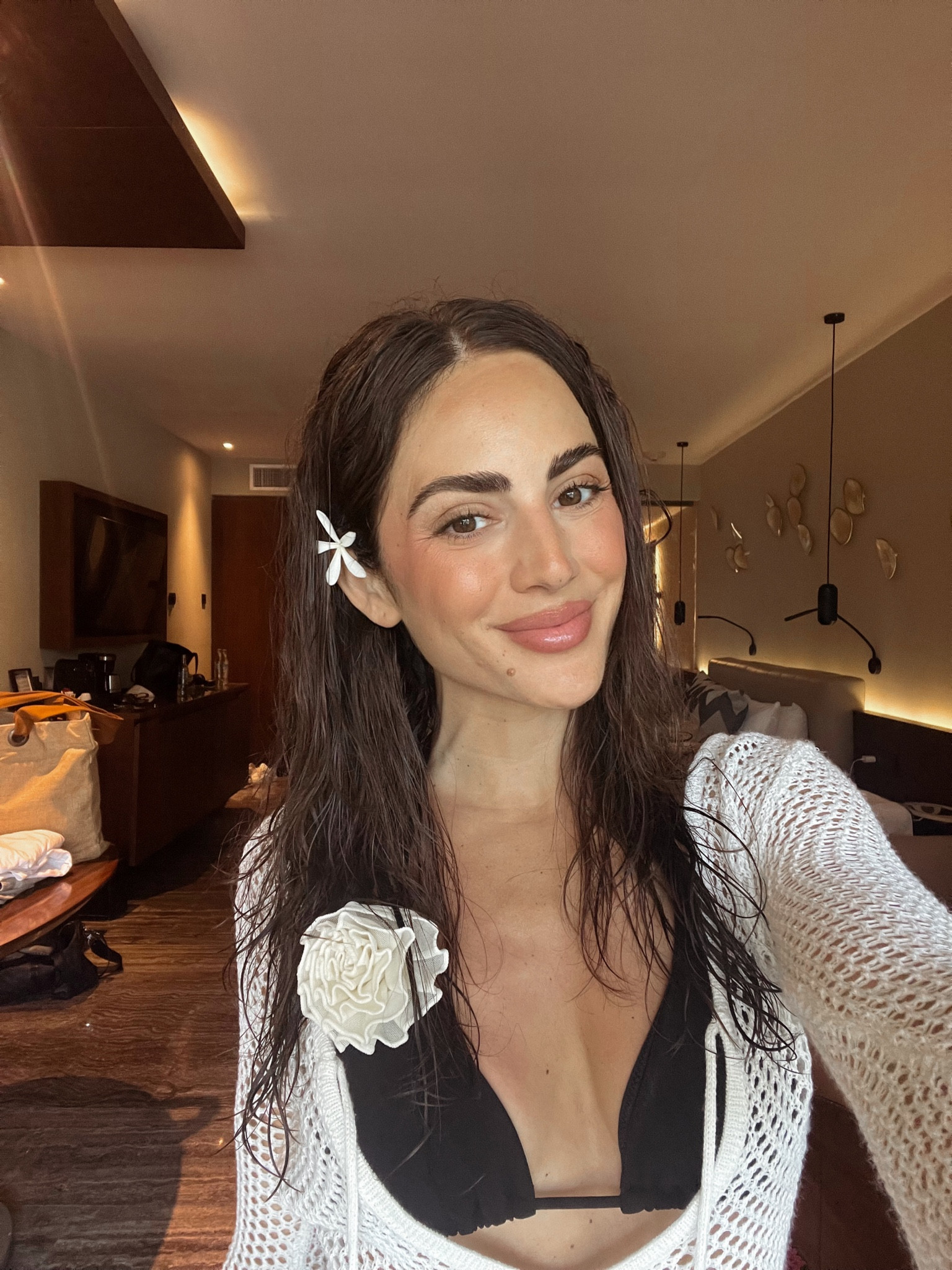 Natural makeup glowy 

#LTKsalealert #LTKbeauty #LTKswim