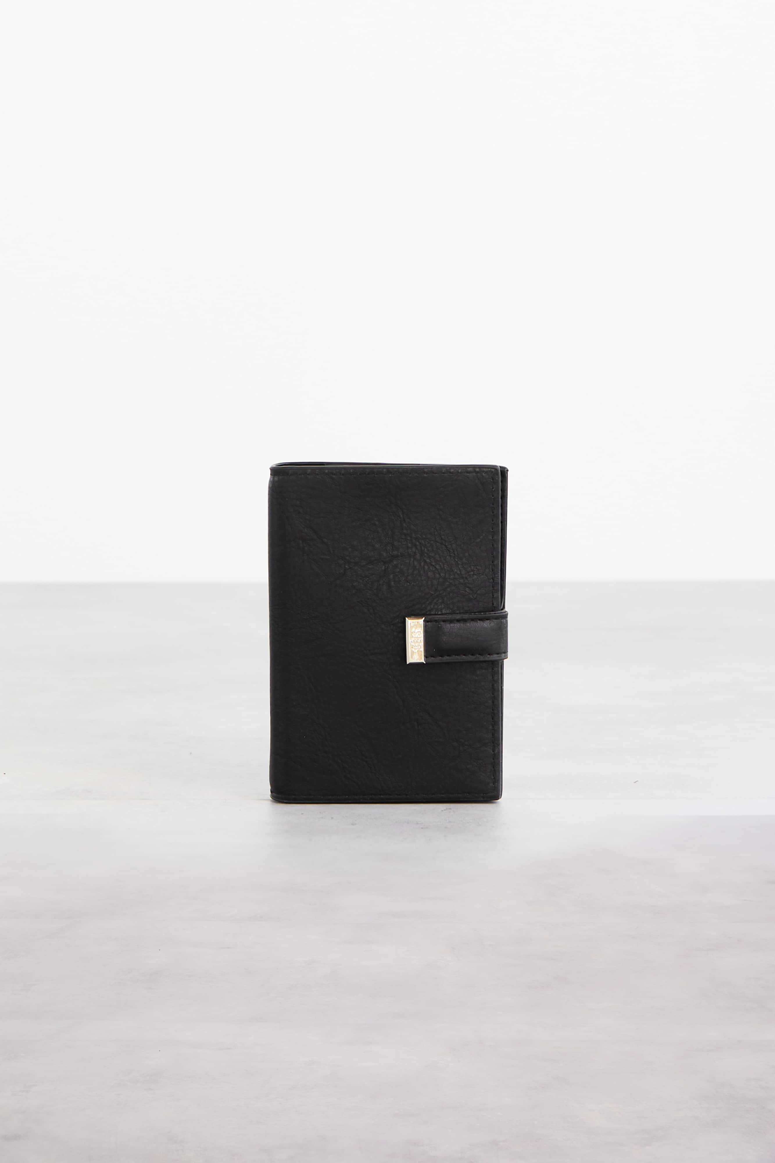 BÉIS 'The Passport Luggage Tag Set' in Black - Passport Holder & Luggage Tag Set For Travel | BÉIS Travel