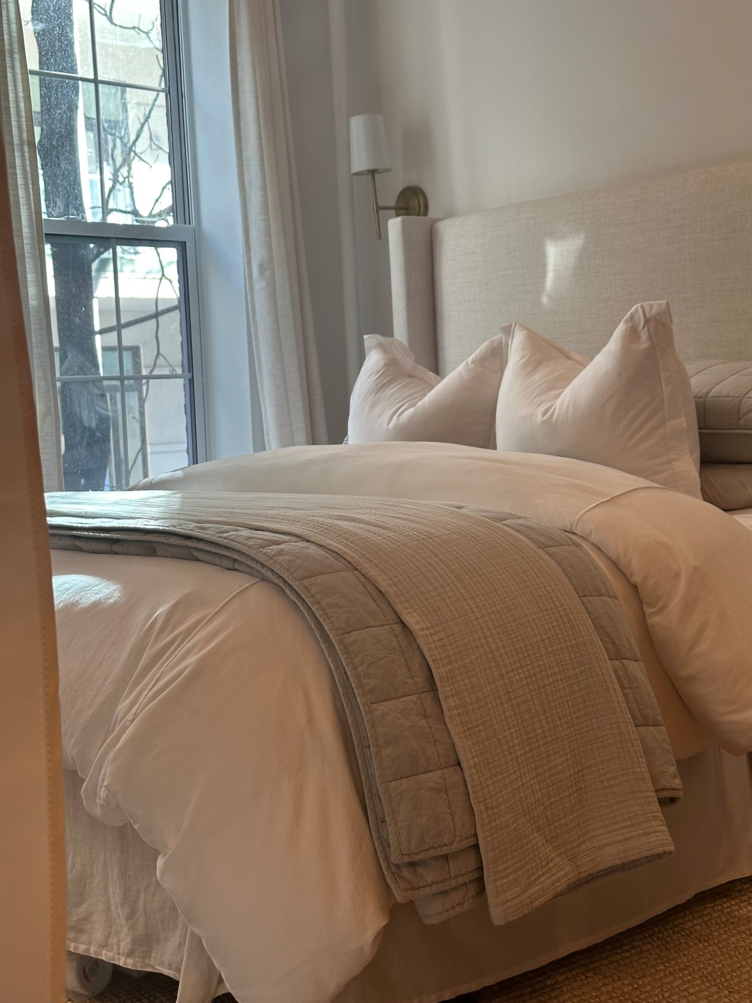 That sunlight thoooo

Cozy bedroom cozy bedding fluffy bed hack

#LTKHome