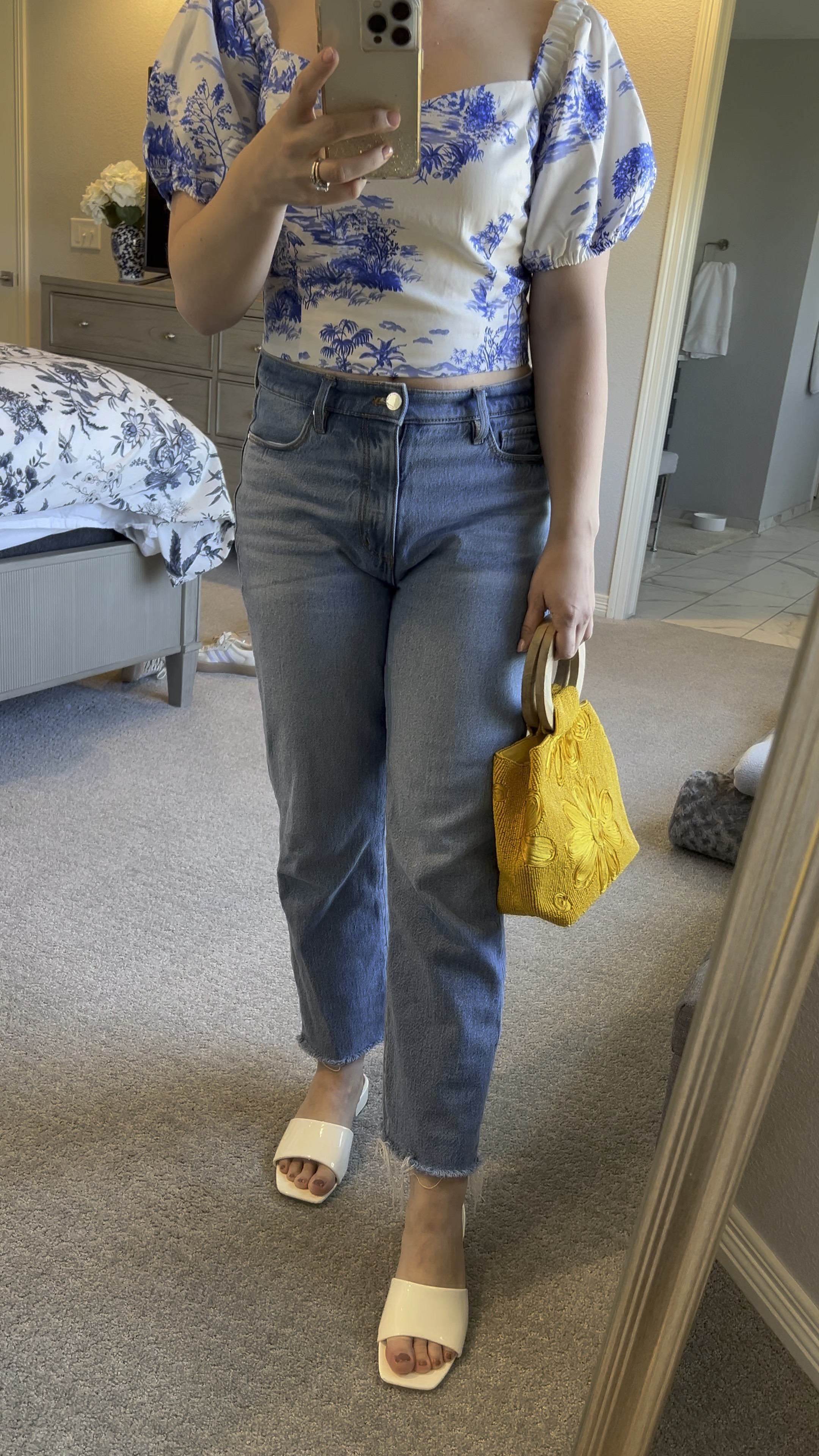 Still a few sizes left in this spring puff sleeve top! Wearing a strapless bra and fits true to size. 

Spring outfit, spring fashion, date night, petite, petite outfit, crop top, puff sleeve, spring outfits. 

#LTKVideo