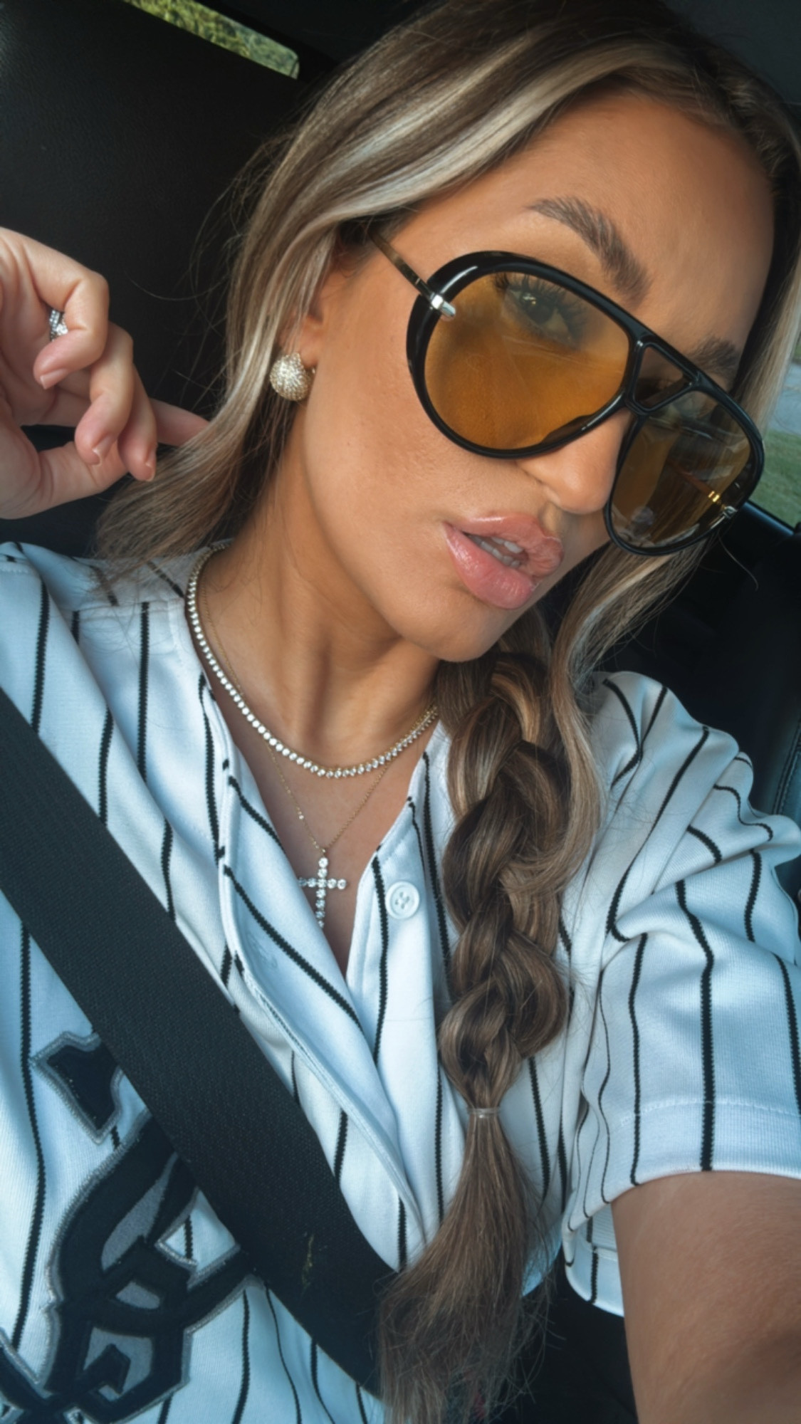 The new earrings are 🔥🔥🔥

Save 15% site wide code RACHELR

#LTKStyleTip #LTKSaleAlert #LTKFindsUnder100