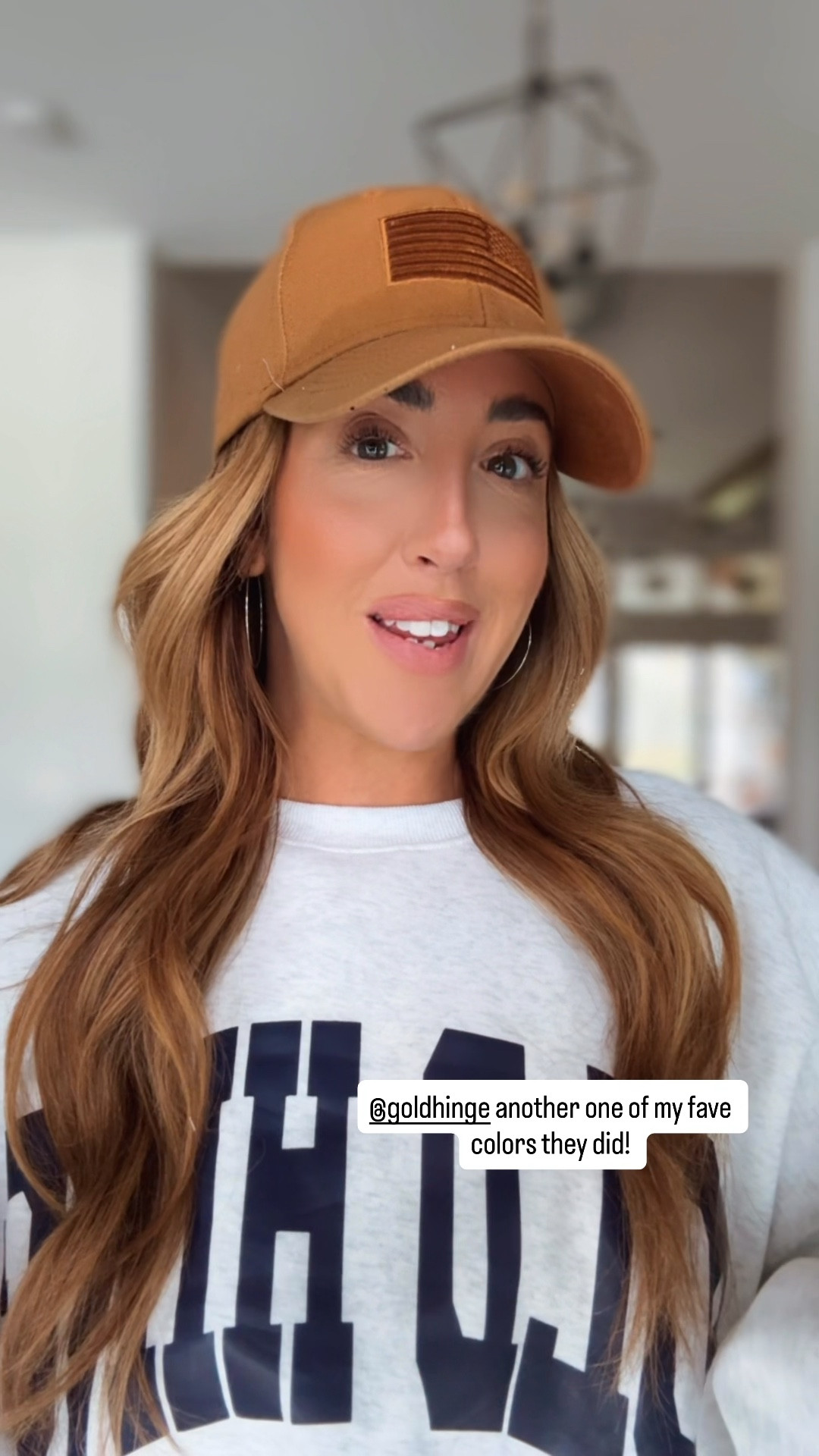 Love the gold hinge sets! 