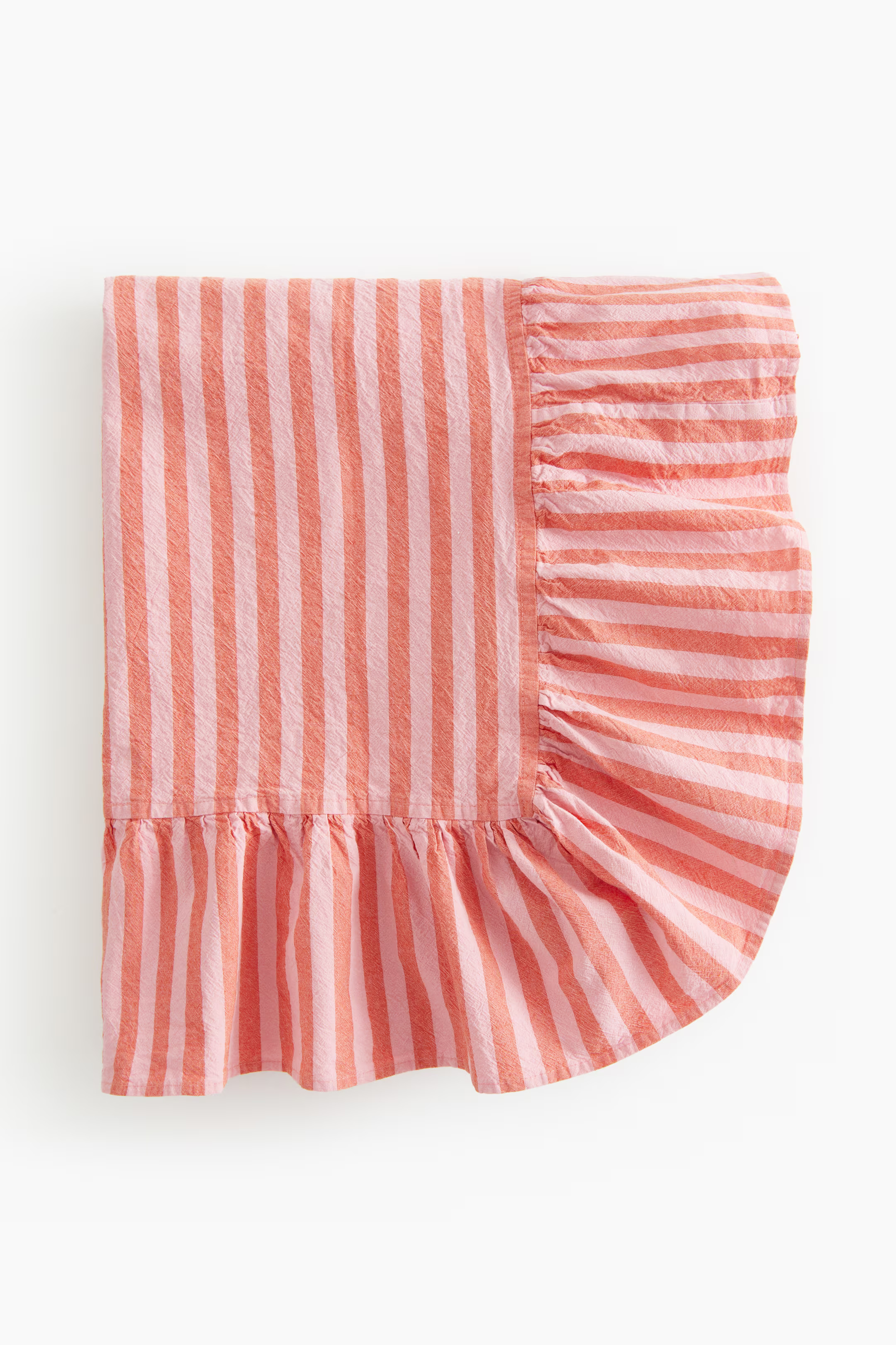 Frill-trimmed tablecloth | H&M (US + CA)