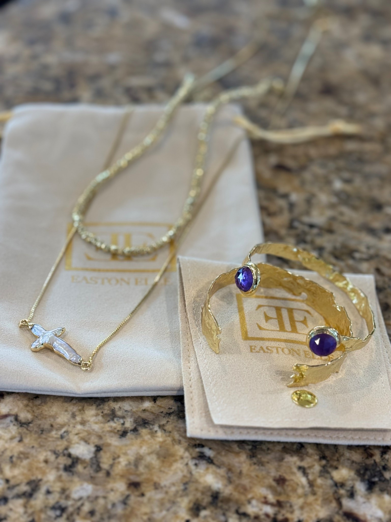 The most beautiful gold pieces I’m wearing on repeat 🤍

#LTKStyleTip #LTKU #LTKFindsUnder100