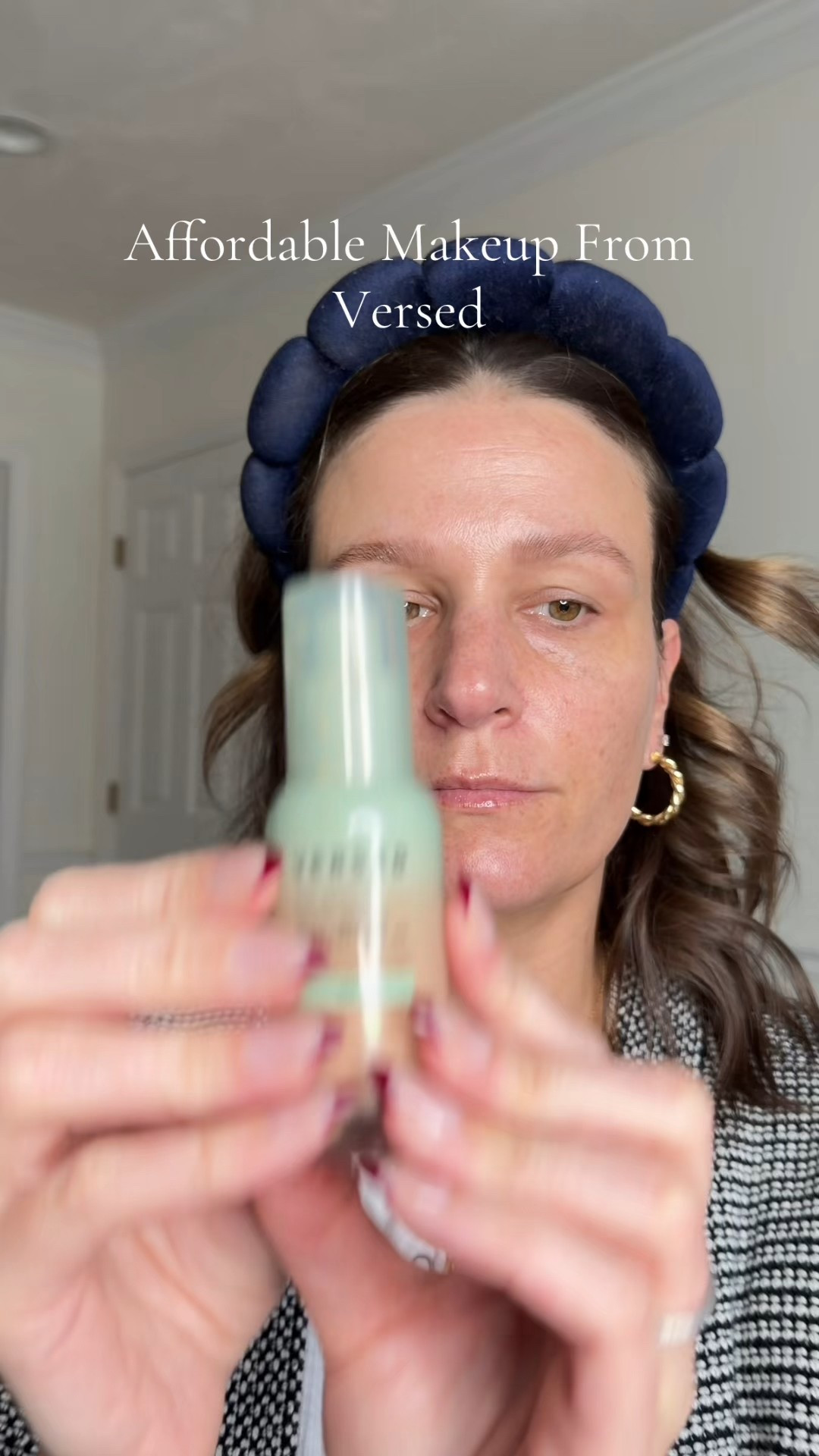 If you’re looking for affordable makeup that sits beautifully on dry skin, I highly recommend checking out Versed. 

Products used:
Multi-Serum Skin Tint in shade 5N
Serum Concealer in shade 5N
Cashmere Color Smoothing Lip Balm in shade Scene
High Points Illuminating Stick in shade Simmer 

#LTKBeauty #LTKgrwm #LTKOver40