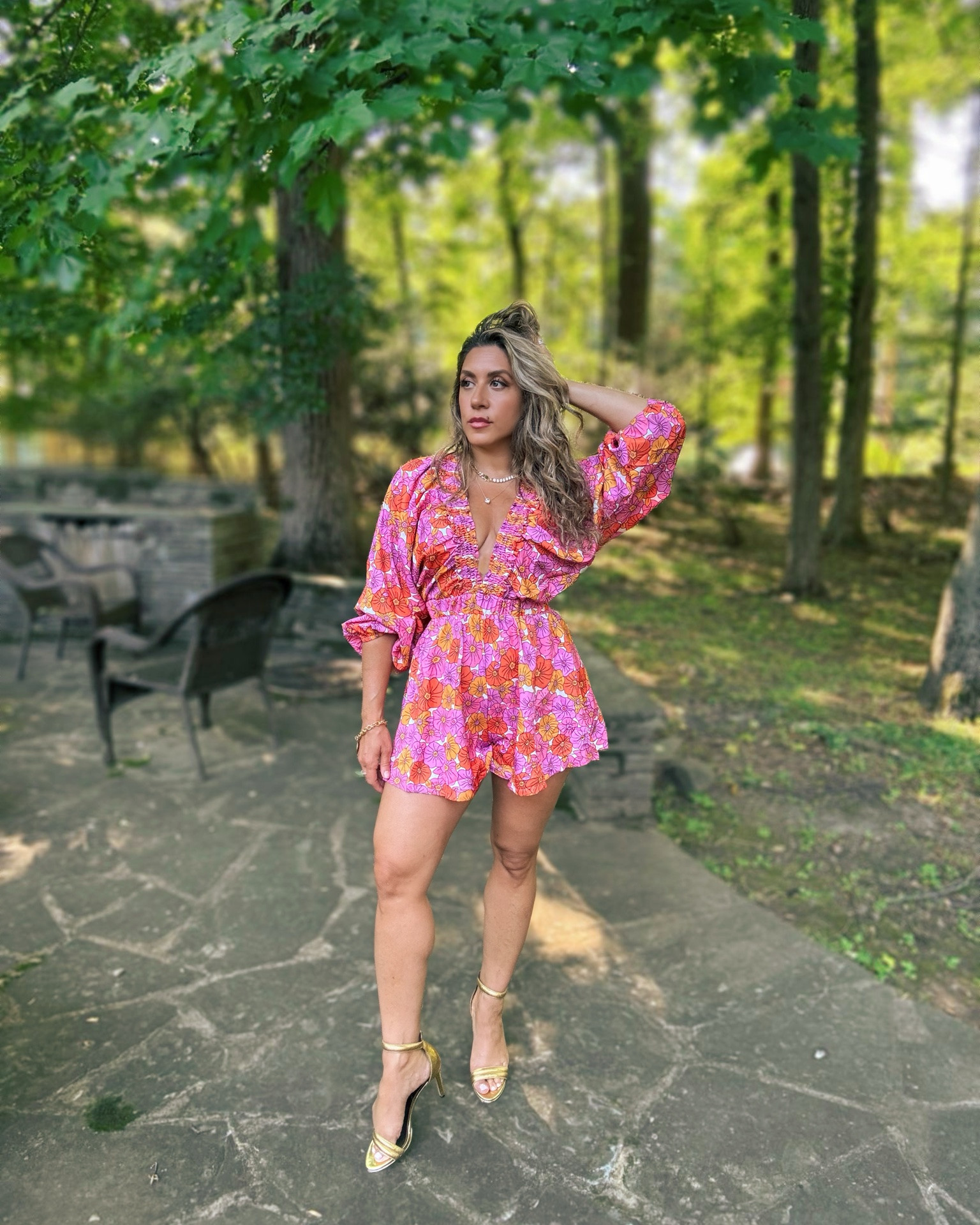 Love this deep V, puff sleeve romper that’s elegant, lightweight and so fun for summer nights dining al fresco, for brunch and even special occasions. I’m wearing my true size small and I’m obsessed with the print and fit! 🌺😍
#amazonfinds #amazonromper #summerstyles #summerromper

#LTKSeasonal #LTKTravel