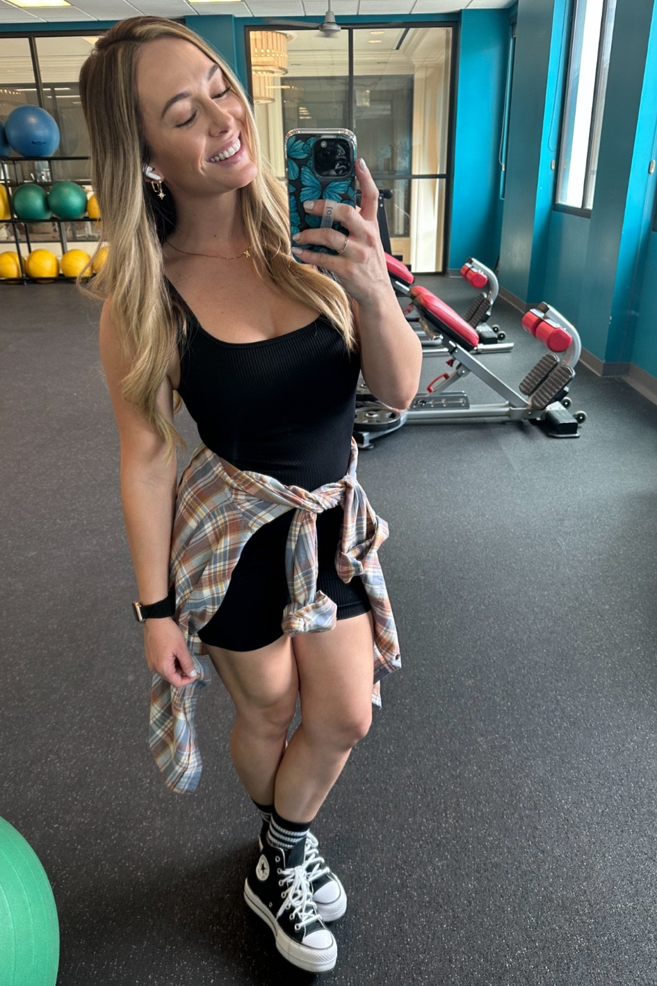 Fav onesie from Amazon! Ribbed material that tapers in at the waist so you looked snatched ✨🍑 plus comfy material. Size small! 